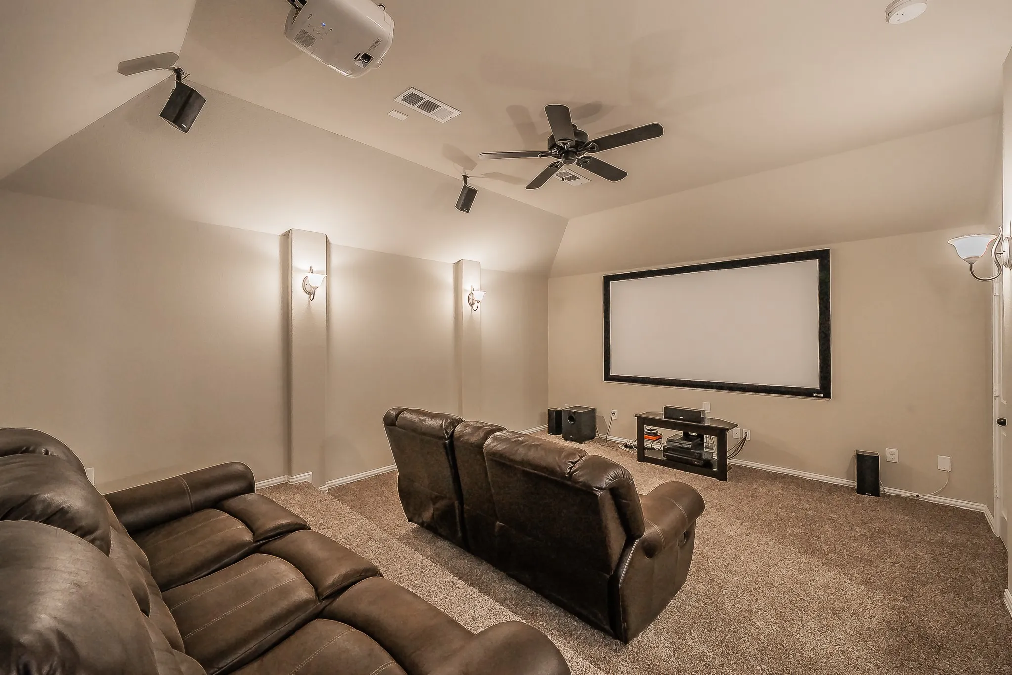 Single Family Residence For Sale in Dallas County , 286 Benwick Drive, Sunnyvale, Texas 75182, 4 Bedroom, 4 Bathroom, 3 Garage spaces, 3,815 Sqft, built in 2012, mls#21269578, Real Estate Agent in Sunnyvale, Homes For Sale in Dallas county, Homes For Sale in Sunnyvale, Realtor in Sunnyvale Texas, Real Estate Brokerage Independent Realty Texas, Luminita Cordes Realtor