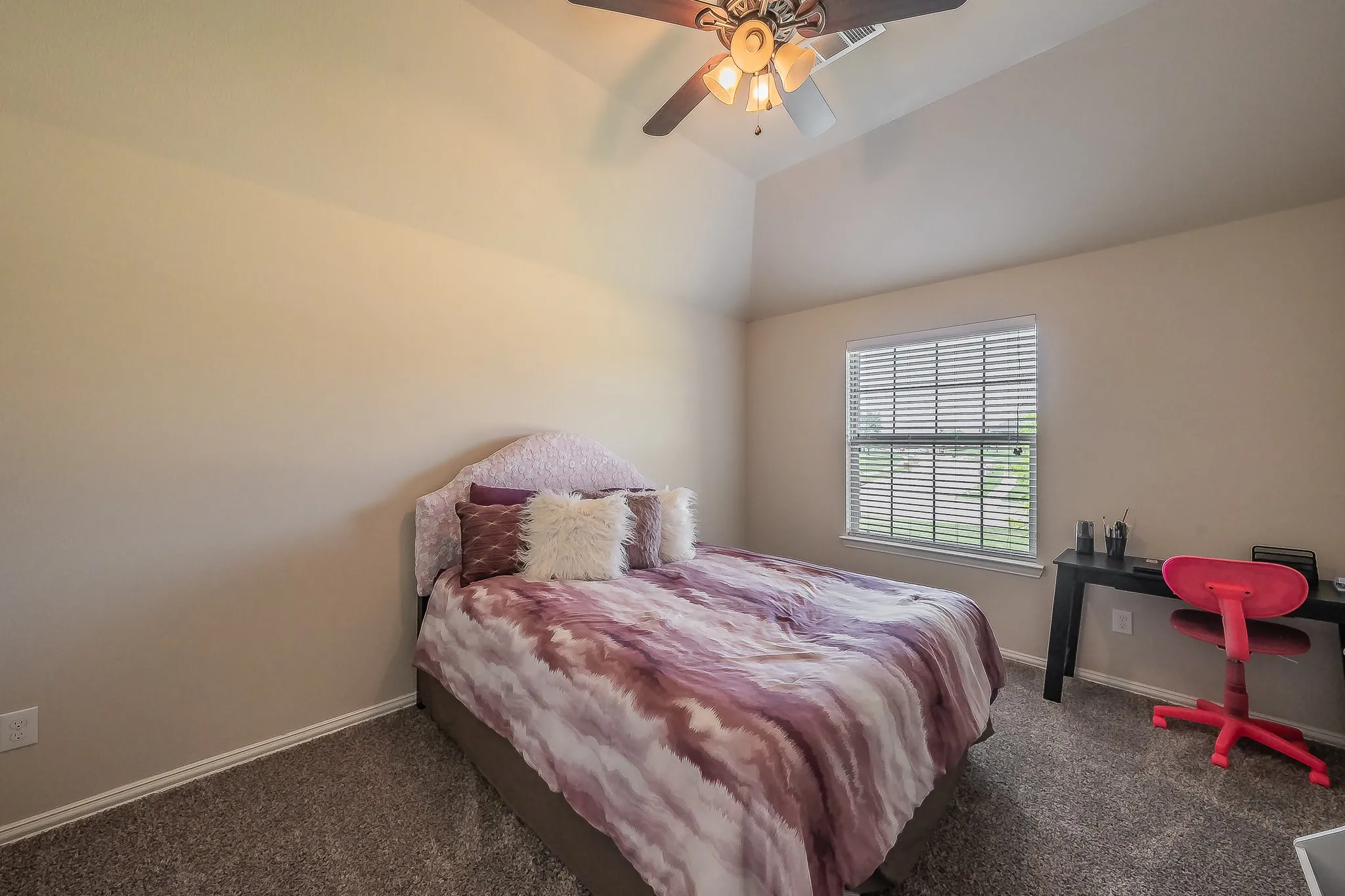 Single Family Residence For Sale in Dallas County , 286 Benwick Drive, Sunnyvale, Texas 75182, 4 Bedroom, 4 Bathroom, 3 Garage spaces, 3,815 Sqft, built in 2012, mls#21269578, Real Estate Agent in Sunnyvale, Homes For Sale in Dallas county, Homes For Sale in Sunnyvale, Realtor in Sunnyvale Texas, Real Estate Brokerage Independent Realty Texas, Luminita Cordes Realtor
