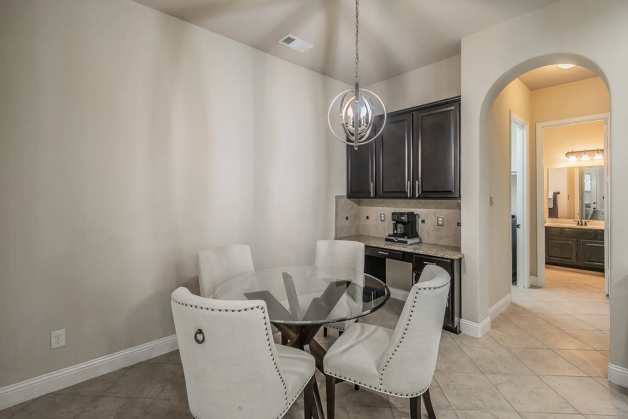 Single Family Residence For Sale in Dallas County , 286 Benwick Drive, Sunnyvale, Texas 75182, 4 Bedroom, 4 Bathroom, 3 Garage spaces, 3,815 Sqft, built in 2012, mls#21269578, Real Estate Agent in Sunnyvale, Homes For Sale in Dallas county, Homes For Sale in Sunnyvale, Realtor in Sunnyvale Texas, Real Estate Brokerage Independent Realty Texas, Luminita Cordes Realtor