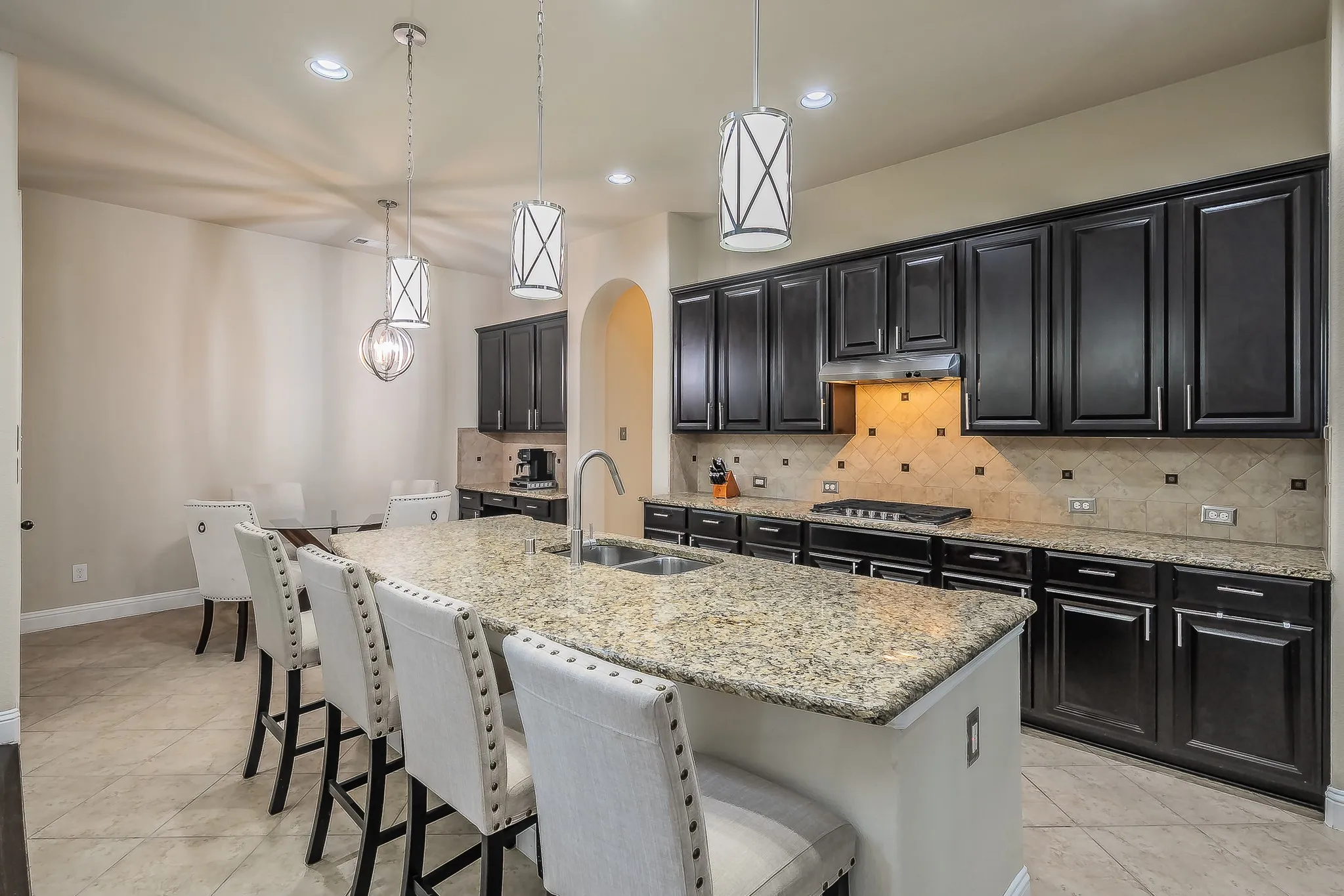 Single Family Residence For Sale in Dallas County , 286 Benwick Drive, Sunnyvale, Texas 75182, 4 Bedroom, 4 Bathroom, 3 Garage spaces, 3,815 Sqft, built in 2012, mls#21269578, Real Estate Agent in Sunnyvale, Homes For Sale in Dallas county, Homes For Sale in Sunnyvale, Realtor in Sunnyvale Texas, Real Estate Brokerage Independent Realty Texas, Luminita Cordes Realtor