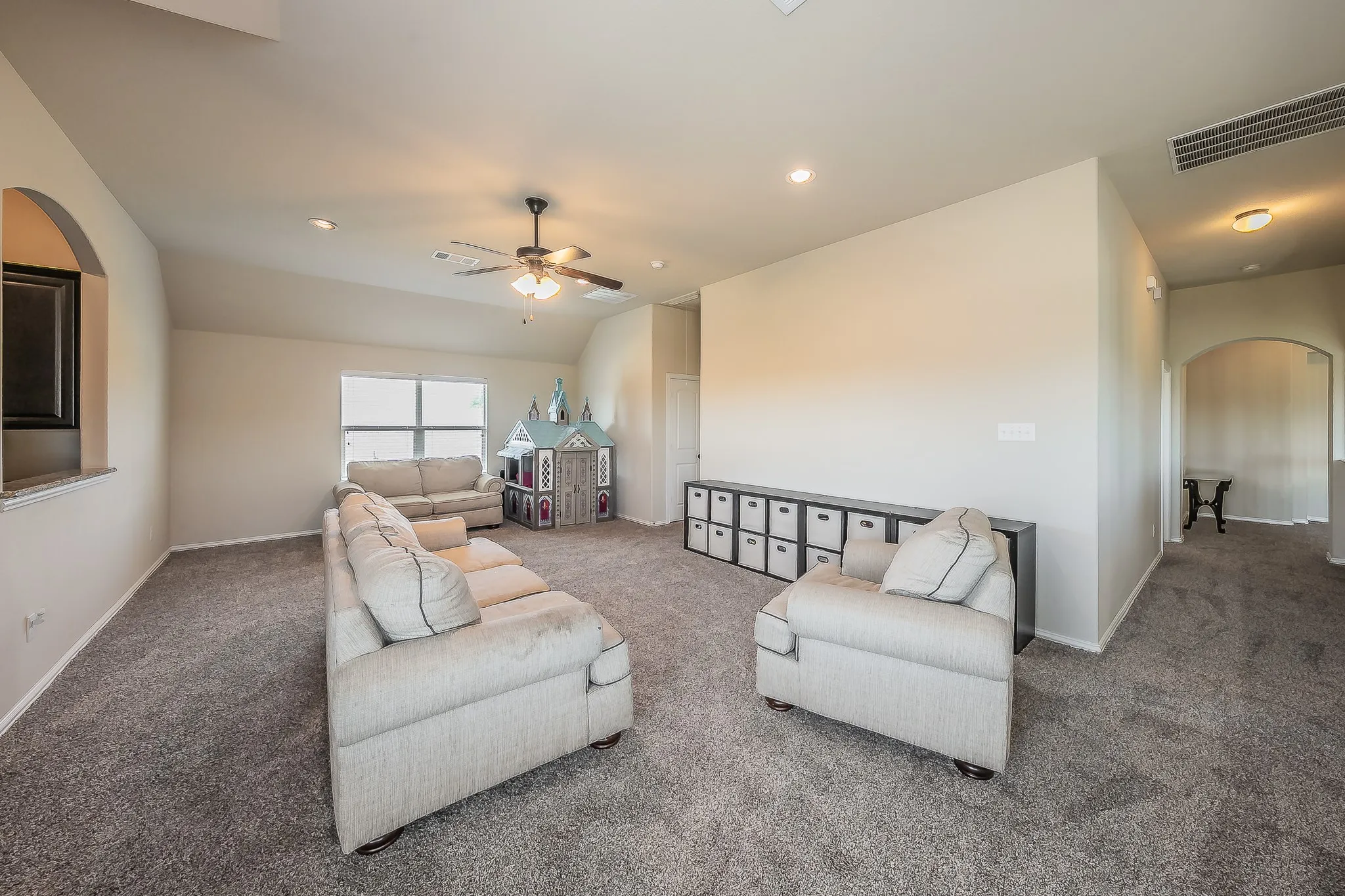 Single Family Residence For Sale in Dallas County , 286 Benwick Drive, Sunnyvale, Texas 75182, 4 Bedroom, 4 Bathroom, 3 Garage spaces, 3,815 Sqft, built in 2012, mls#21269578, Real Estate Agent in Sunnyvale, Homes For Sale in Dallas county, Homes For Sale in Sunnyvale, Realtor in Sunnyvale Texas, Real Estate Brokerage Independent Realty Texas, Luminita Cordes Realtor