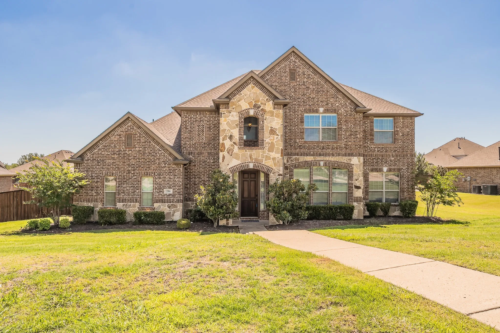 Single Family Residence For Sale in Dallas County , 286 Benwick Drive, Sunnyvale, Texas 75182, 4 Bedroom, 4 Bathroom, 3 Garage spaces, 3,815 Sqft, built in 2012, mls#21269578, Real Estate Agent in Sunnyvale, Homes For Sale in Dallas county, Homes For Sale in Sunnyvale, Realtor in Sunnyvale Texas, Real Estate Brokerage Independent Realty Texas, Luminita Cordes Realtor