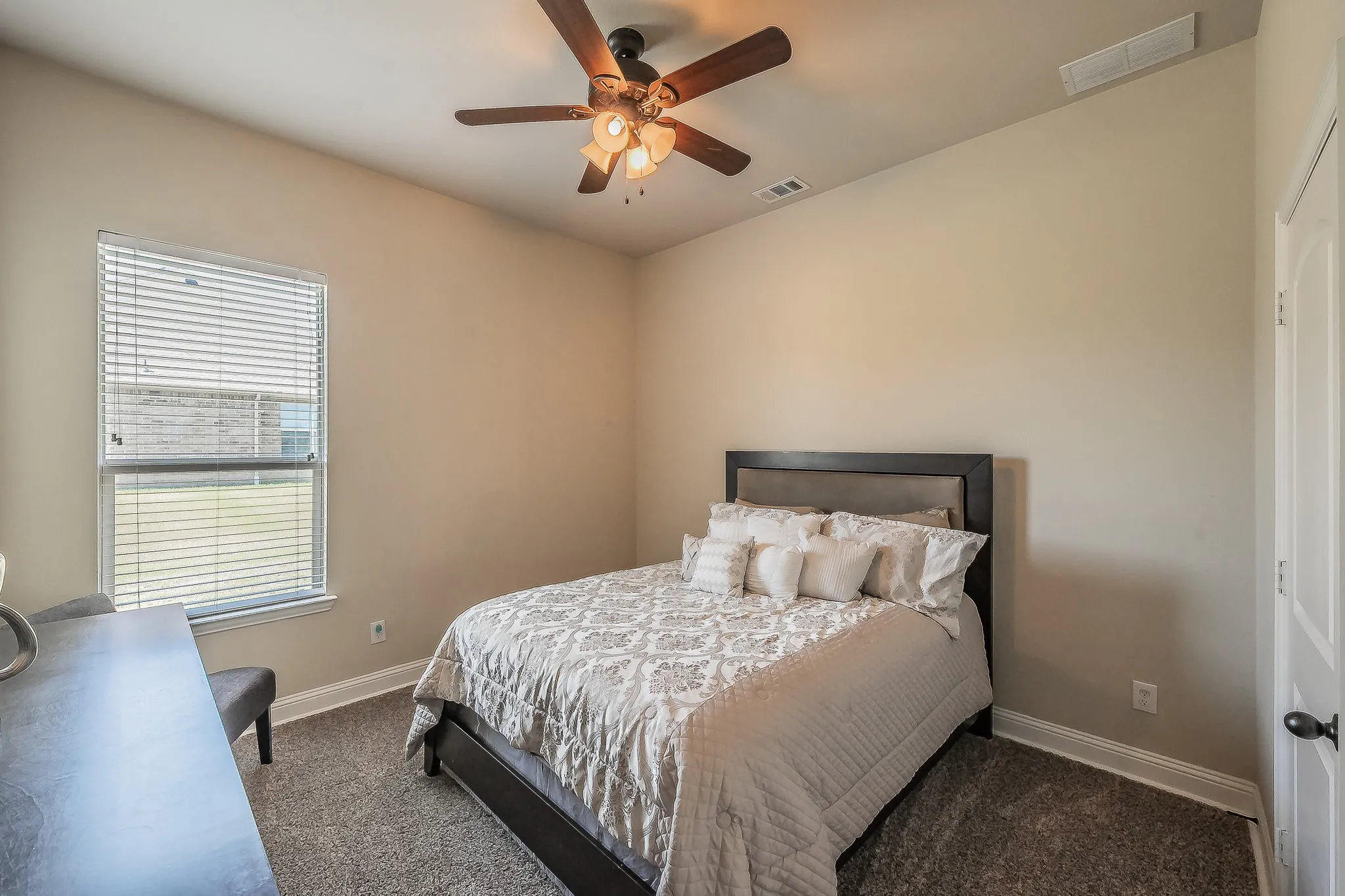 Single Family Residence For Sale in Dallas County , 286 Benwick Drive, Sunnyvale, Texas 75182, 4 Bedroom, 4 Bathroom, 3 Garage spaces, 3,815 Sqft, built in 2012, mls#21269578, Real Estate Agent in Sunnyvale, Homes For Sale in Dallas county, Homes For Sale in Sunnyvale, Realtor in Sunnyvale Texas, Real Estate Brokerage Independent Realty Texas, Luminita Cordes Realtor