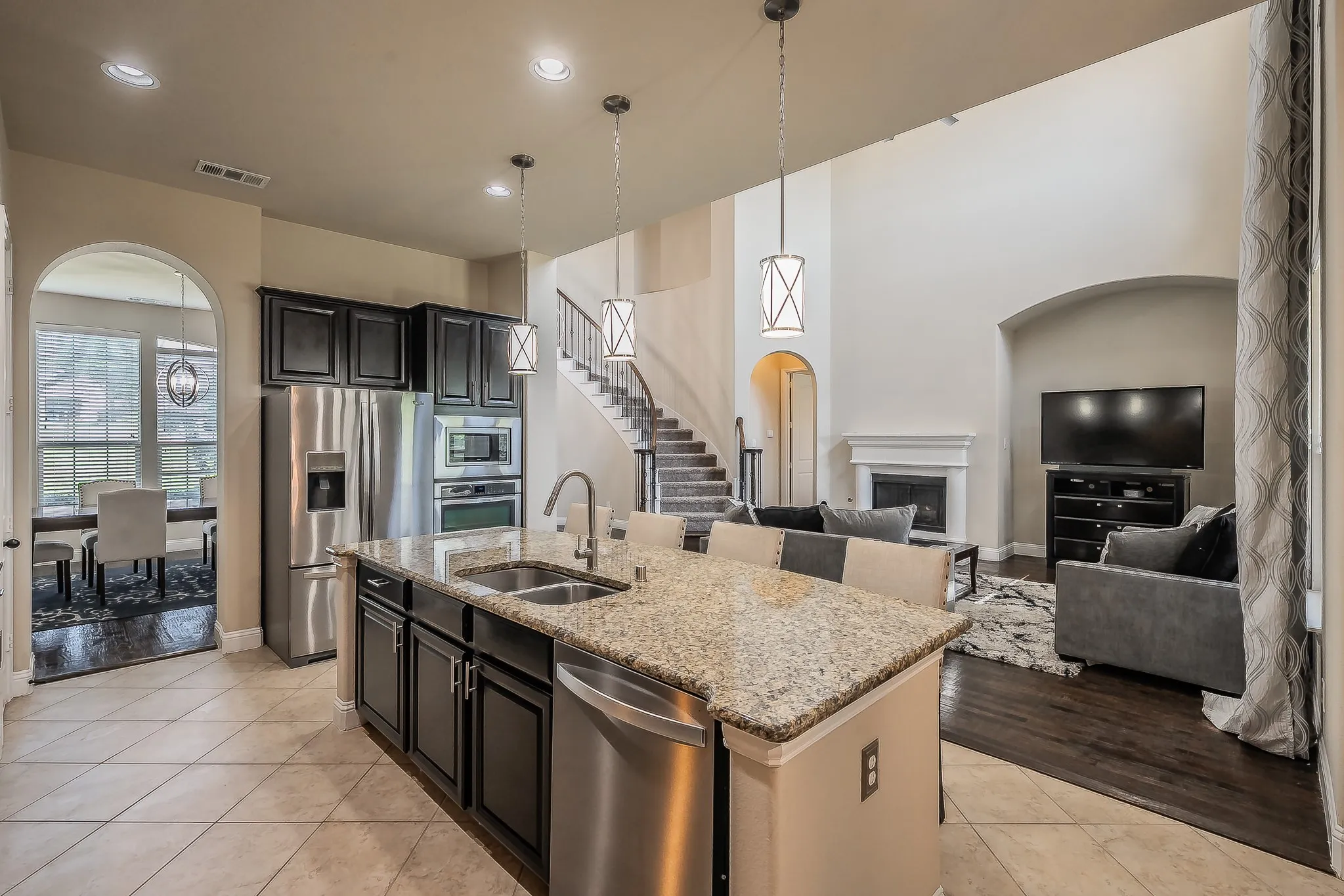 Single Family Residence For Sale in Dallas County , 286 Benwick Drive, Sunnyvale, Texas 75182, 4 Bedroom, 4 Bathroom, 3 Garage spaces, 3,815 Sqft, built in 2012, mls#21269578, Real Estate Agent in Sunnyvale, Homes For Sale in Dallas county, Homes For Sale in Sunnyvale, Realtor in Sunnyvale Texas, Real Estate Brokerage Independent Realty Texas, Luminita Cordes Realtor