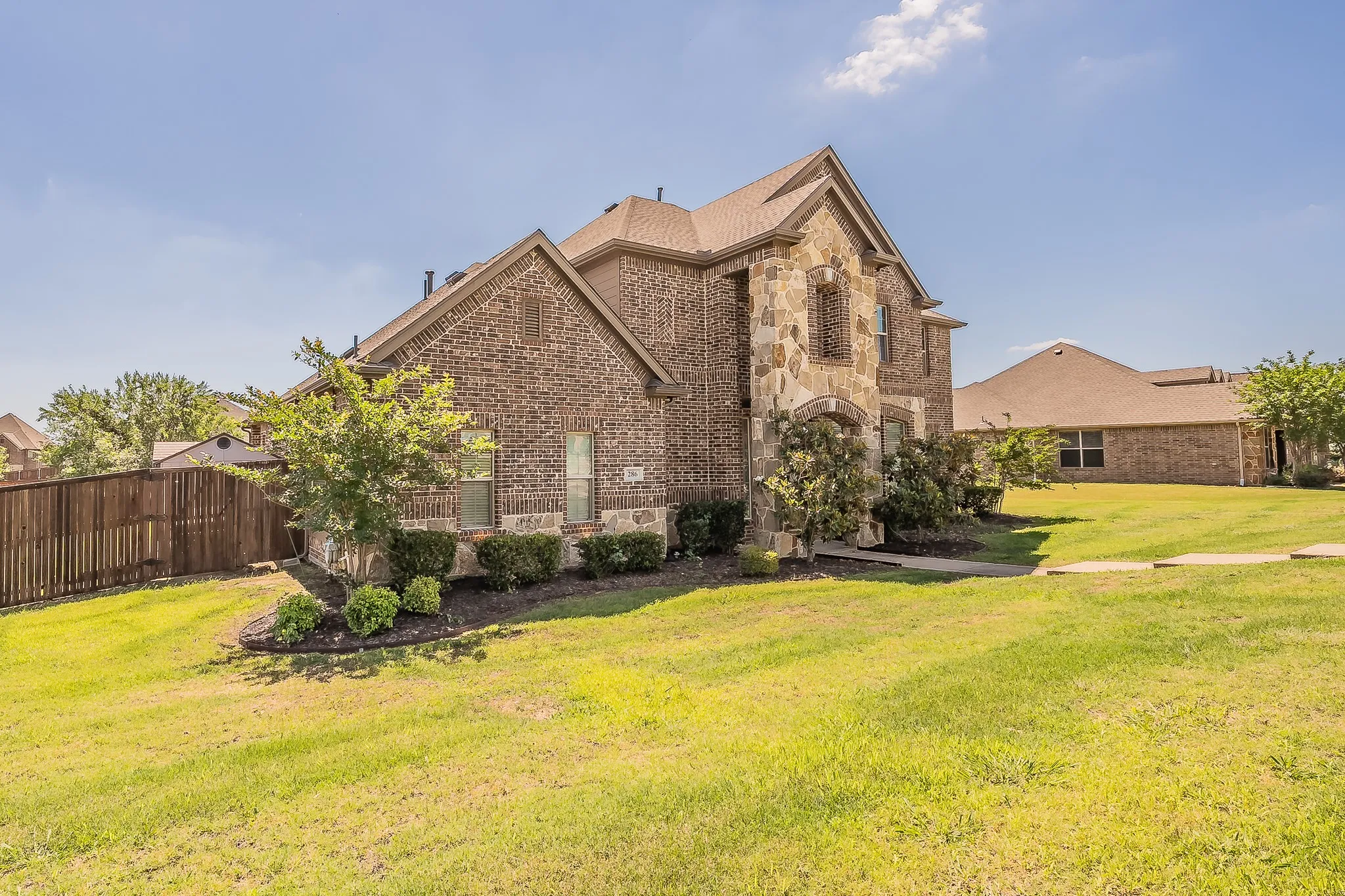 Single Family Residence For Sale in Dallas County , 286 Benwick Drive, Sunnyvale, Texas 75182, 4 Bedroom, 4 Bathroom, 3 Garage spaces, 3,815 Sqft, built in 2012, mls#21269578, Real Estate Agent in Sunnyvale, Homes For Sale in Dallas county, Homes For Sale in Sunnyvale, Realtor in Sunnyvale Texas, Real Estate Brokerage Independent Realty Texas, Luminita Cordes Realtor