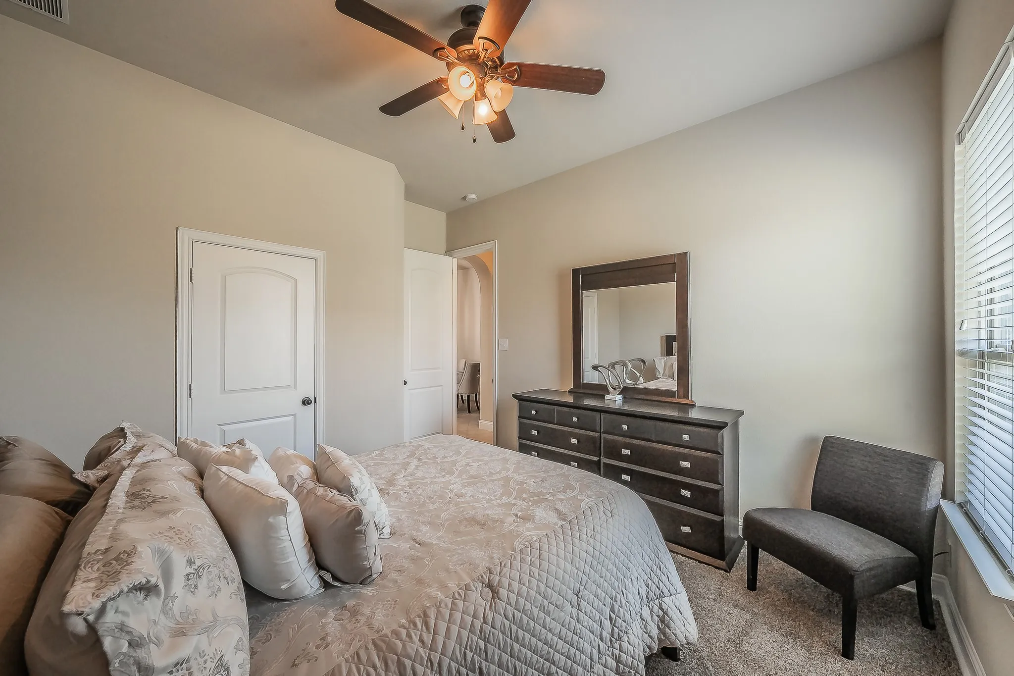 Single Family Residence For Sale in Dallas County , 286 Benwick Drive, Sunnyvale, Texas 75182, 4 Bedroom, 4 Bathroom, 3 Garage spaces, 3,815 Sqft, built in 2012, mls#21269578, Real Estate Agent in Sunnyvale, Homes For Sale in Dallas county, Homes For Sale in Sunnyvale, Realtor in Sunnyvale Texas, Real Estate Brokerage Independent Realty Texas, Luminita Cordes Realtor