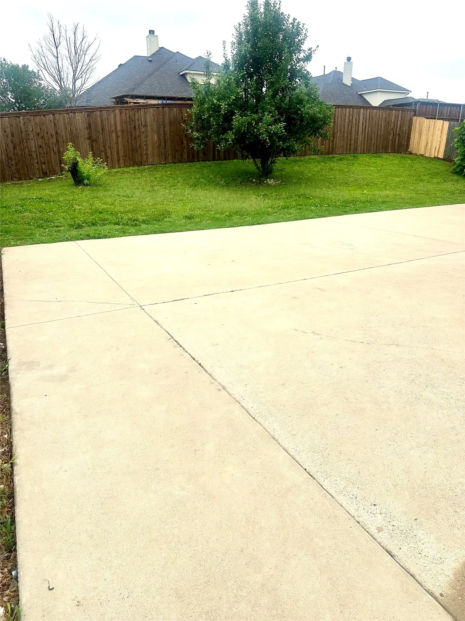 Single Family Residence For Sale in Kaufman County , 1534 Vista Ridge Drive, Forney, Texas 75126, 4 Bedroom, 2 Bathroom, 2 Garage spaces, 2,364 Sqft, built in 2005, mls#21268140, Real Estate Agent in Forney, Homes For Sale in Kaufman county, Homes For Sale in Forney, Realtor in Forney Texas, Real Estate Brokerage Independent Realty Texas, Luminita Cordes Realtor