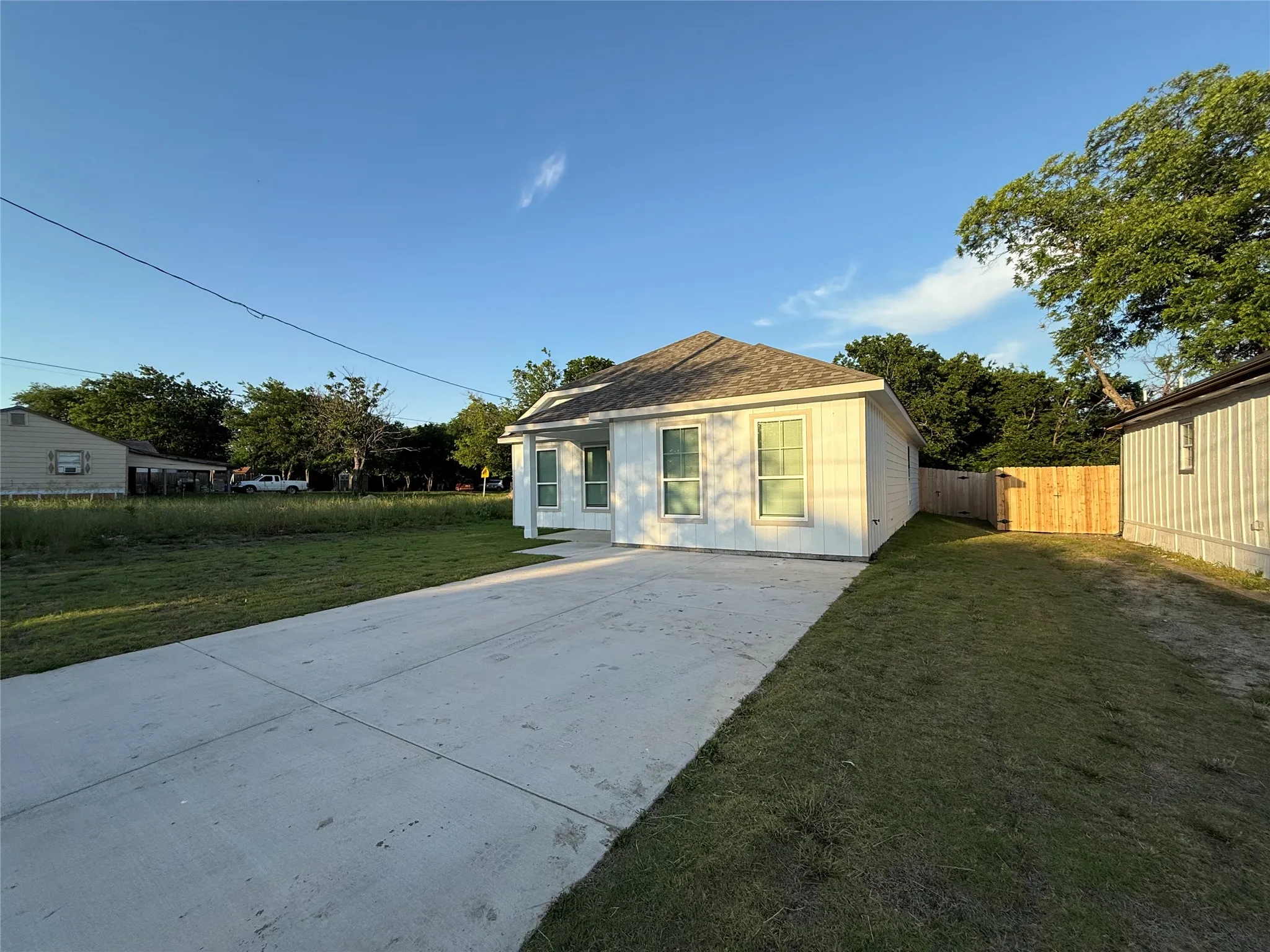 Single Family Residence For Sale in Hunt County , 2205 Wellington Street, Greenville, Texas 75401, 3 Bedroom, 2 Bathroom, Garage spaces, 1,504 Sqft, built in 2025, mls#21271448, Real Estate Agent in Greenville, Homes For Sale in Hunt county, Homes For Sale in Greenville, Realtor in Greenville Texas, Real Estate Brokerage Independent Realty Texas, Luminita Cordes Realtor