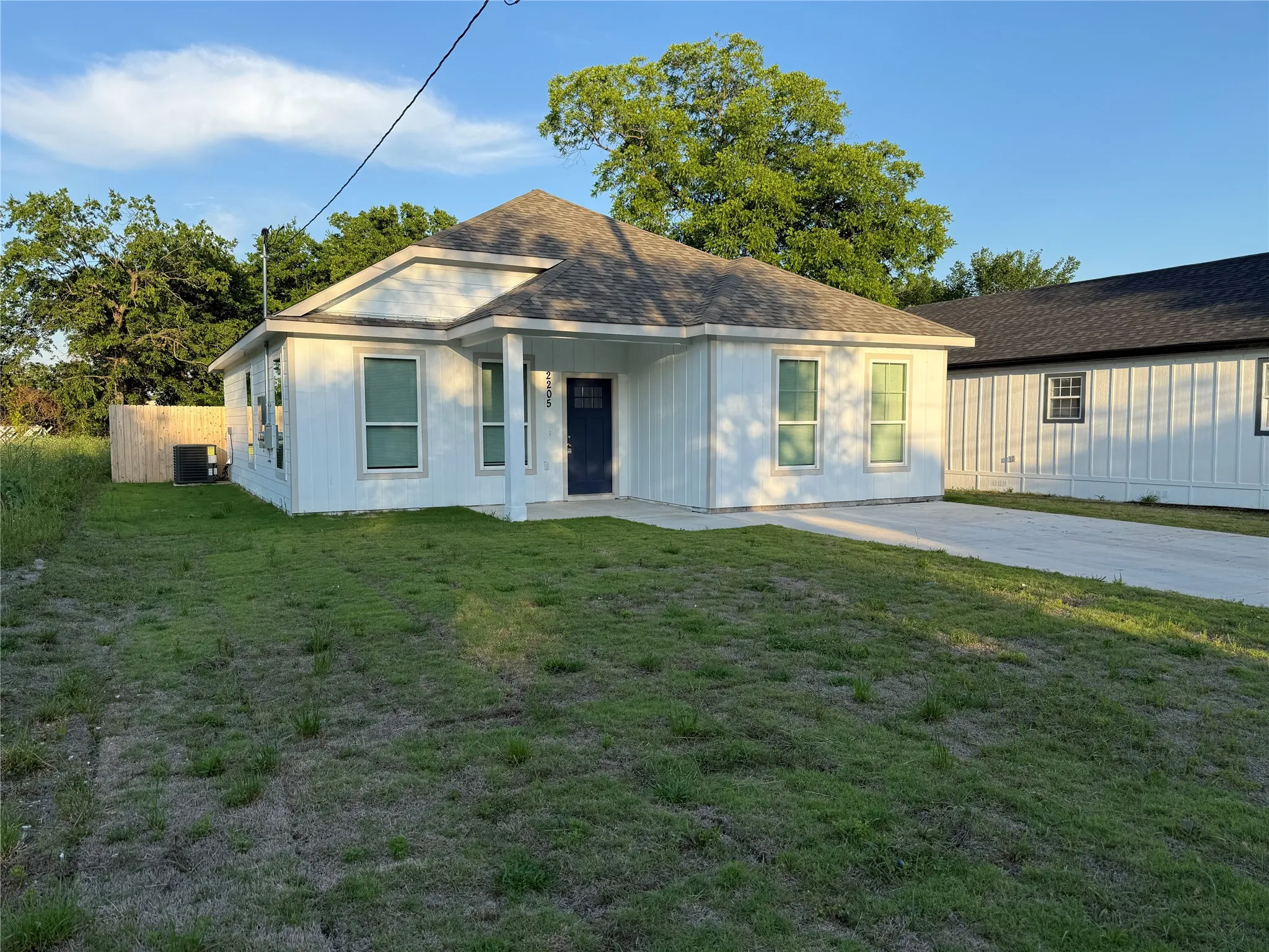 Single Family Residence For Sale in Hunt County , 2205 Wellington Street, Greenville, Texas 75401, 3 Bedroom, 2 Bathroom, Garage spaces, 1,504 Sqft, built in 2025, mls#21271448, Real Estate Agent in Greenville, Homes For Sale in Hunt county, Homes For Sale in Greenville, Realtor in Greenville Texas, Real Estate Brokerage Independent Realty Texas, Luminita Cordes Realtor