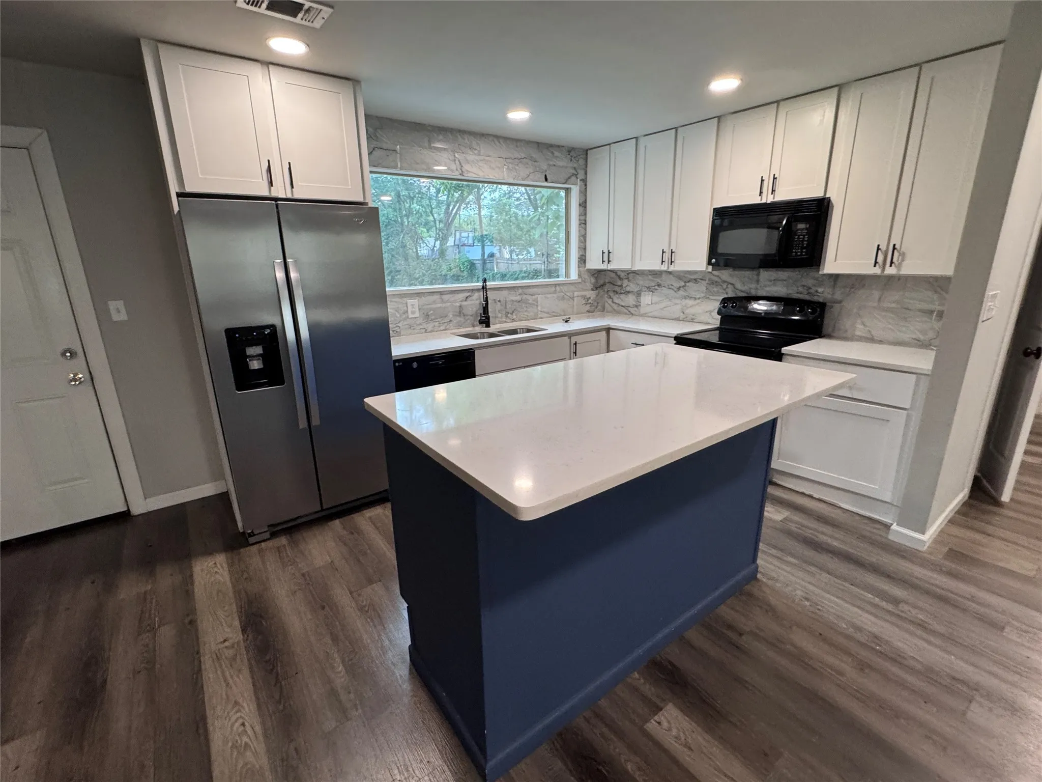 Single Family Residence For Sale in Johnson County , 520 NW King Street, Burleson, Texas 76028, 3 Bedroom, 1 Bathroom, Garage spaces, 1,291 Sqft, built in 1960, mls#21269942, Real Estate Agent in Burleson, Homes For Sale in Johnson county, Homes For Sale in Burleson, Realtor in Burleson Texas, Real Estate Brokerage Independent Realty Texas, Luminita Cordes Realtor