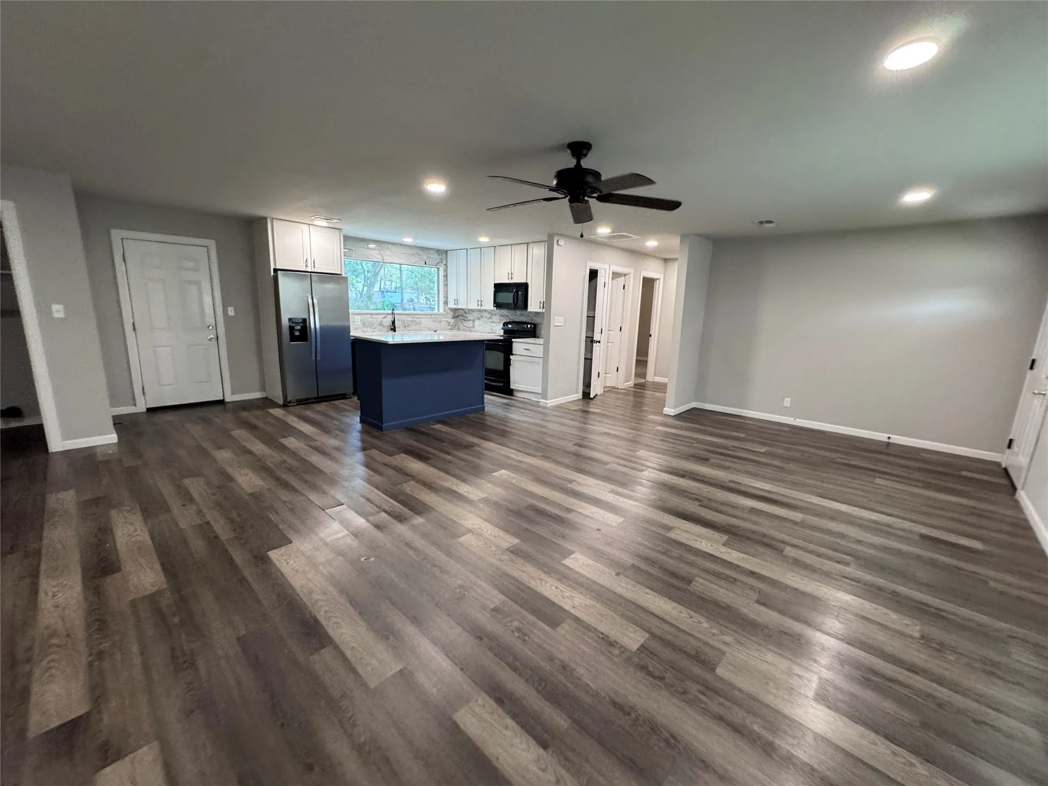 Single Family Residence For Sale in Johnson County , 520 NW King Street, Burleson, Texas 76028, 3 Bedroom, 1 Bathroom, Garage spaces, 1,291 Sqft, built in 1960, mls#21269942, Real Estate Agent in Burleson, Homes For Sale in Johnson county, Homes For Sale in Burleson, Realtor in Burleson Texas, Real Estate Brokerage Independent Realty Texas, Luminita Cordes Realtor