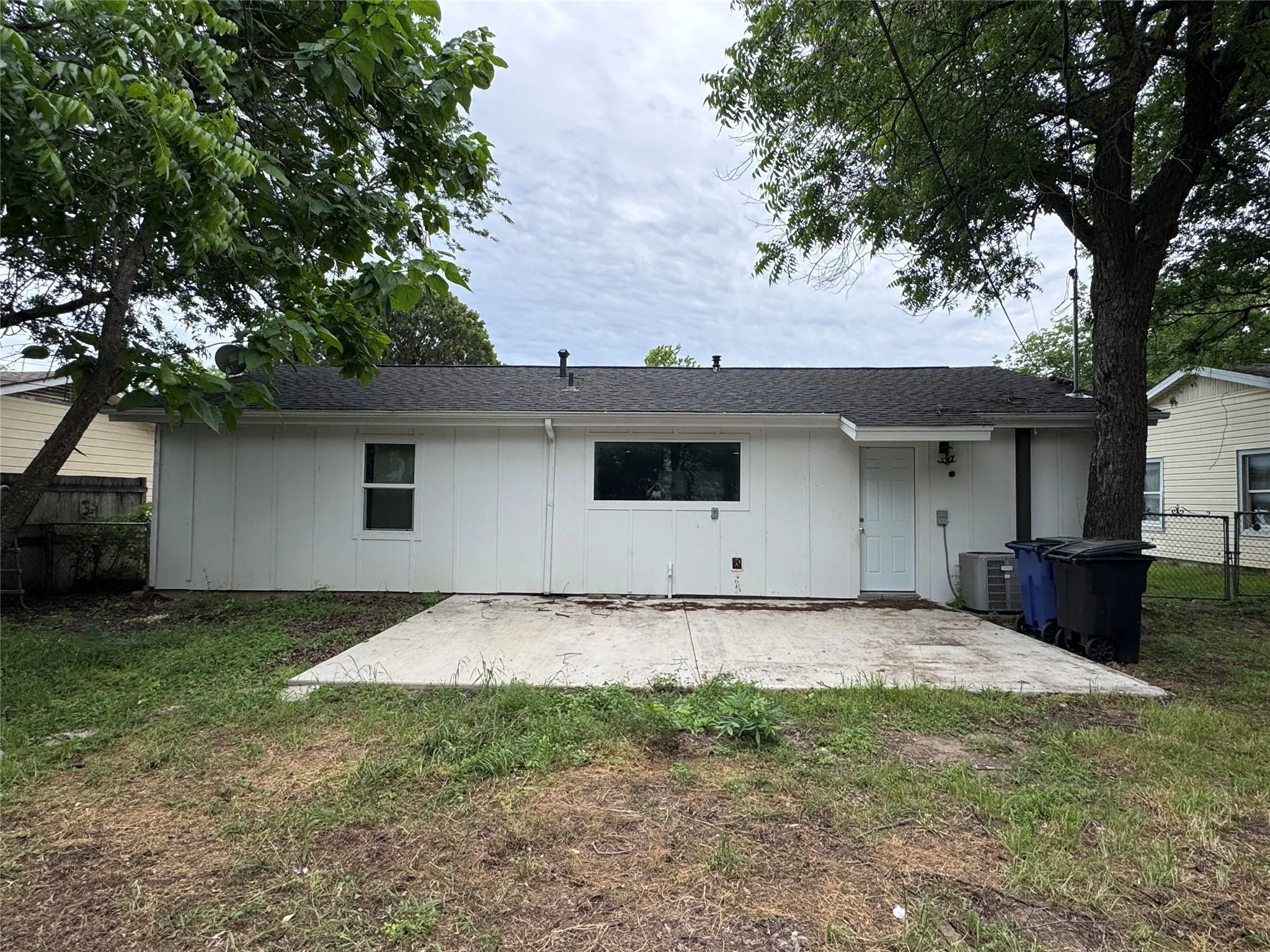 Single Family Residence For Sale in Johnson County , 520 NW King Street, Burleson, Texas 76028, 3 Bedroom, 1 Bathroom, Garage spaces, 1,291 Sqft, built in 1960, mls#21269942, Real Estate Agent in Burleson, Homes For Sale in Johnson county, Homes For Sale in Burleson, Realtor in Burleson Texas, Real Estate Brokerage Independent Realty Texas, Luminita Cordes Realtor