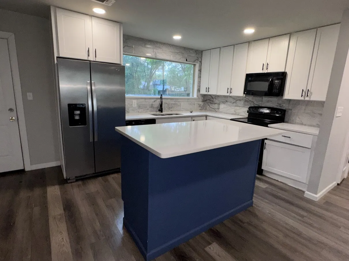 Single Family Residence For Sale in Johnson County , 520 NW King Street, Burleson, Texas 76028, 3 Bedroom, 1 Bathroom, Garage spaces, 1,291 Sqft, built in 1960, mls#21269942, Real Estate Agent in Burleson, Homes For Sale in Johnson county, Homes For Sale in Burleson, Realtor in Burleson Texas, Real Estate Brokerage Independent Realty Texas, Luminita Cordes Realtor