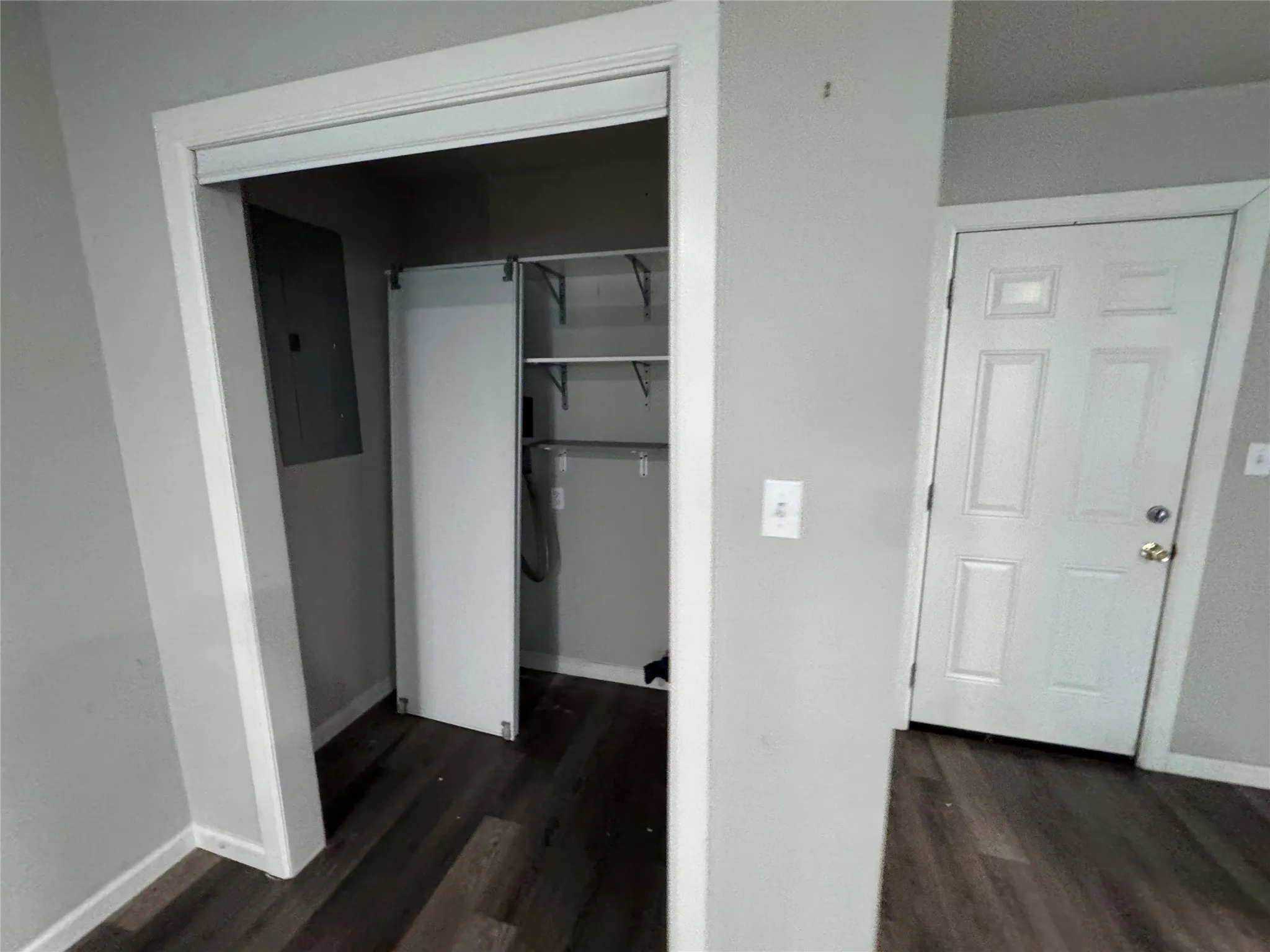 Single Family Residence For Sale in Johnson County , 520 NW King Street, Burleson, Texas 76028, 3 Bedroom, 1 Bathroom, Garage spaces, 1,291 Sqft, built in 1960, mls#21269942, Real Estate Agent in Burleson, Homes For Sale in Johnson county, Homes For Sale in Burleson, Realtor in Burleson Texas, Real Estate Brokerage Independent Realty Texas, Luminita Cordes Realtor