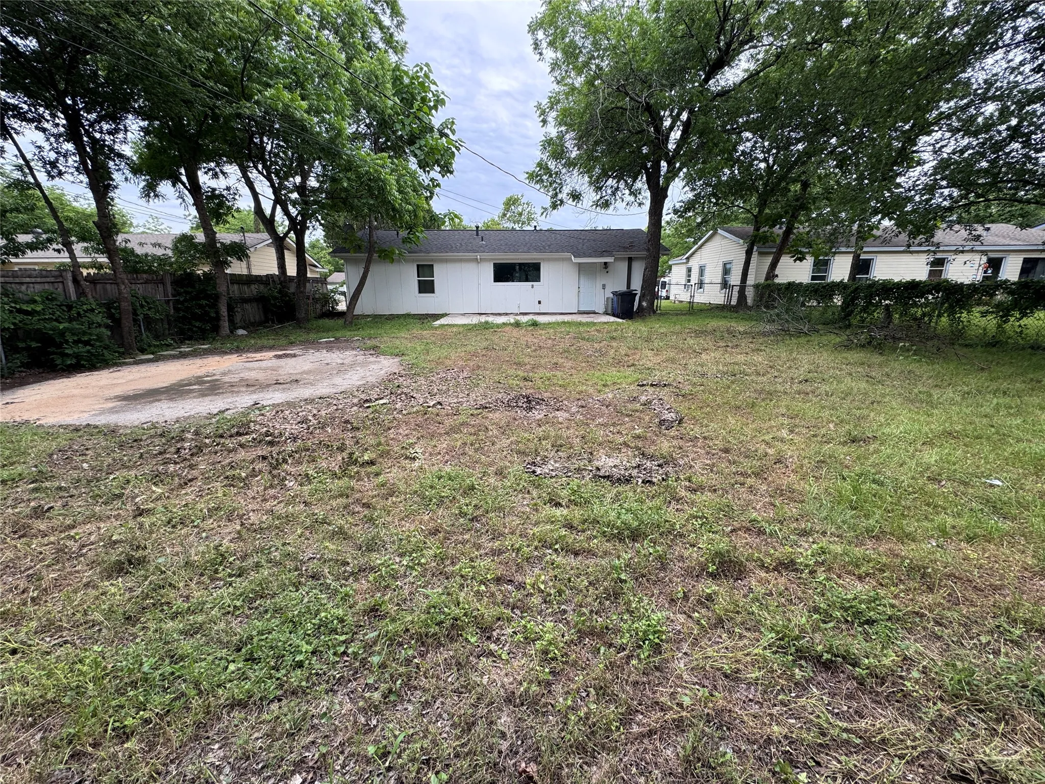 Single Family Residence For Sale in Johnson County , 520 NW King Street, Burleson, Texas 76028, 3 Bedroom, 1 Bathroom, Garage spaces, 1,291 Sqft, built in 1960, mls#21269942, Real Estate Agent in Burleson, Homes For Sale in Johnson county, Homes For Sale in Burleson, Realtor in Burleson Texas, Real Estate Brokerage Independent Realty Texas, Luminita Cordes Realtor