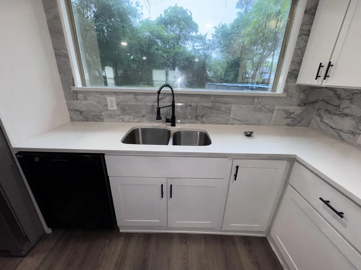 Single Family Residence For Sale in Johnson County , 520 NW King Street, Burleson, Texas 76028, 3 Bedroom, 1 Bathroom, Garage spaces, 1,291 Sqft, built in 1960, mls#21269942, Real Estate Agent in Burleson, Homes For Sale in Johnson county, Homes For Sale in Burleson, Realtor in Burleson Texas, Real Estate Brokerage Independent Realty Texas, Luminita Cordes Realtor