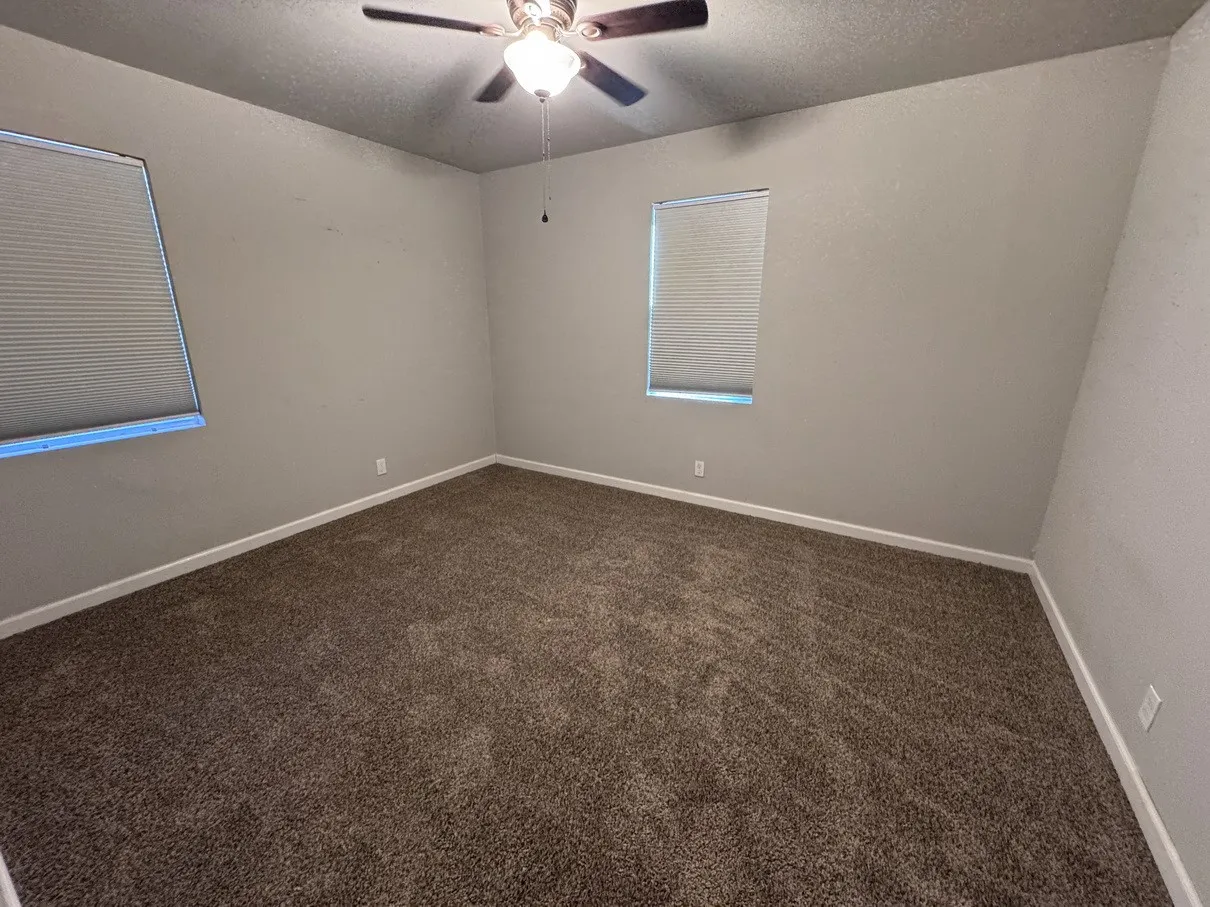 Single Family Residence For Sale in Johnson County , 520 NW King Street, Burleson, Texas 76028, 3 Bedroom, 1 Bathroom, Garage spaces, 1,291 Sqft, built in 1960, mls#21269942, Real Estate Agent in Burleson, Homes For Sale in Johnson county, Homes For Sale in Burleson, Realtor in Burleson Texas, Real Estate Brokerage Independent Realty Texas, Luminita Cordes Realtor
