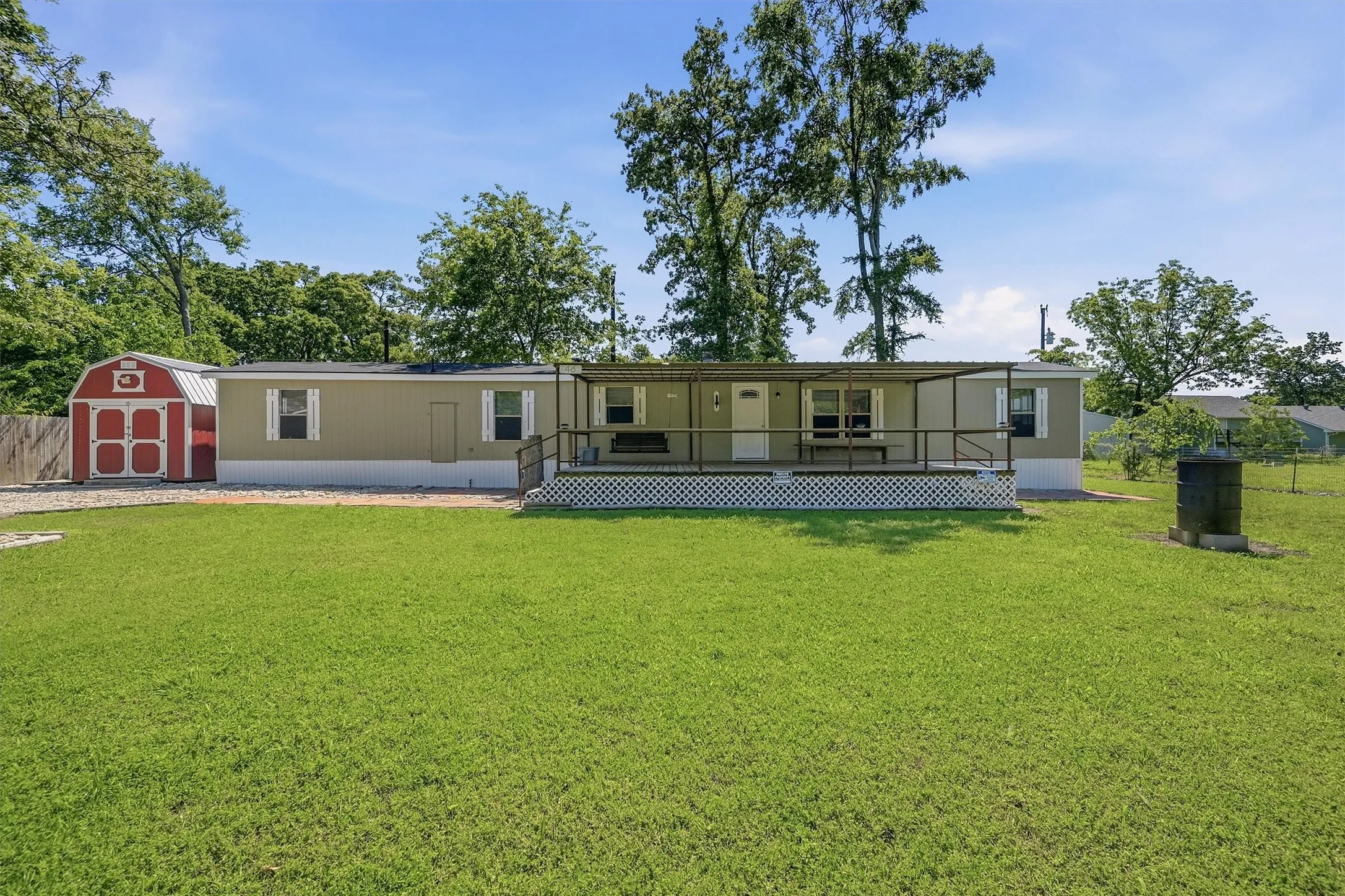 Mobile Home For Sale in Grayson County , 46 George A Green Drive, Gordonville, Texas 76245, 3 Bedroom, 2 Bathroom, Garage spaces, 1,036 Sqft, built in 1978, mls#21271457, Real Estate Agent in Gordonville, Homes For Sale in Grayson county, Homes For Sale in Gordonville, Realtor in Gordonville Texas, Real Estate Brokerage Independent Realty Texas, Luminita Cordes Realtor