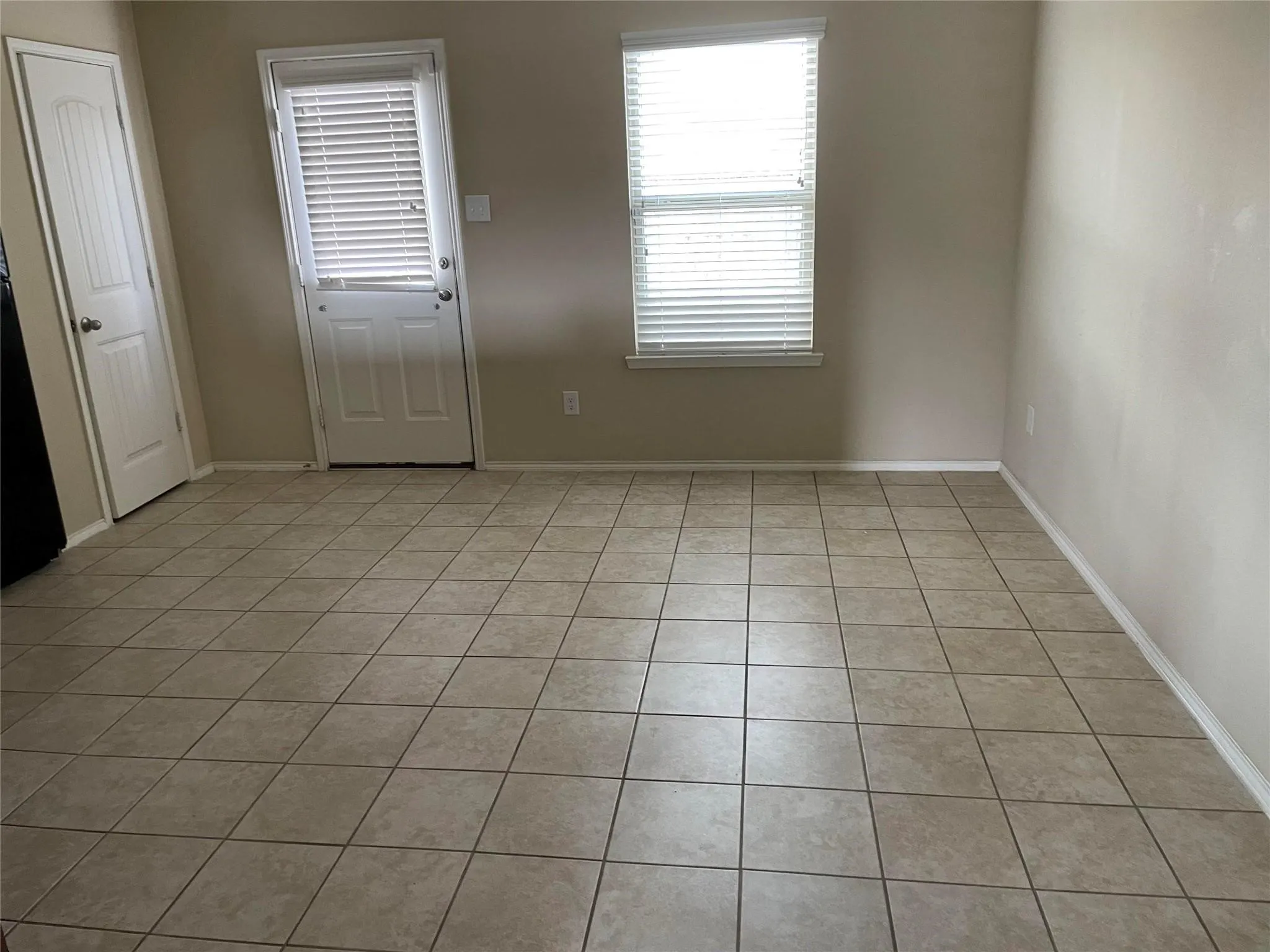 Single Family Residence For Rent in Collin County , 2406 Fall Court, Anna, Texas 75409, 4 Bedroom, 2 Bathroom, 2 Garage spaces, 1,645 Sqft, built in 2017, mls#21270129, Real Estate Agent in Anna, Homes For Rent in Collin county, Homes For Rent in Anna, Realtor in Anna Texas, Real Estate Brokerage Independent Realty Texas, Luminita Cordes Realtor