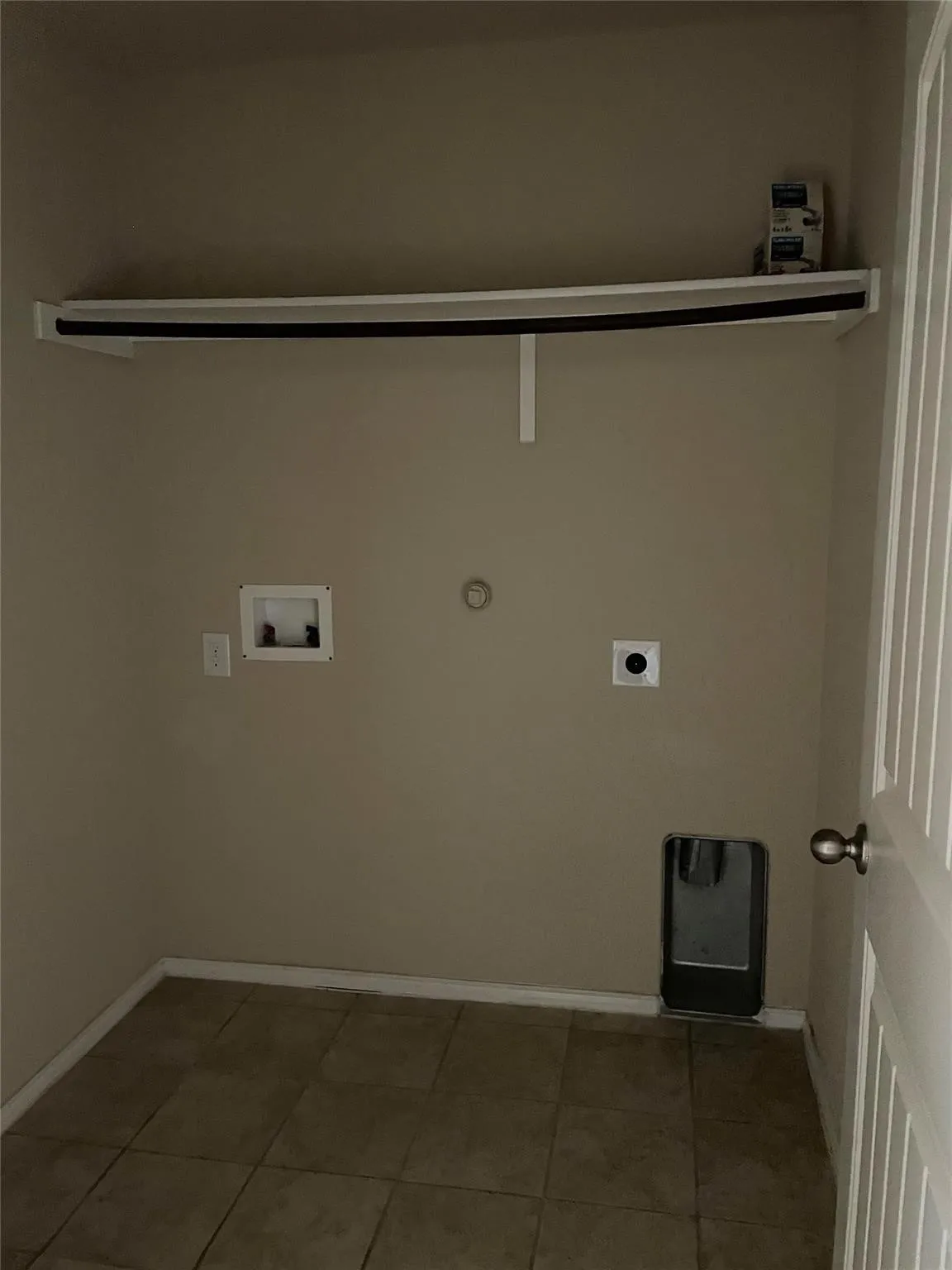 Single Family Residence For Rent in Collin County , 2406 Fall Court, Anna, Texas 75409, 4 Bedroom, 2 Bathroom, 2 Garage spaces, 1,645 Sqft, built in 2017, mls#21270129, Real Estate Agent in Anna, Homes For Rent in Collin county, Homes For Rent in Anna, Realtor in Anna Texas, Real Estate Brokerage Independent Realty Texas, Luminita Cordes Realtor