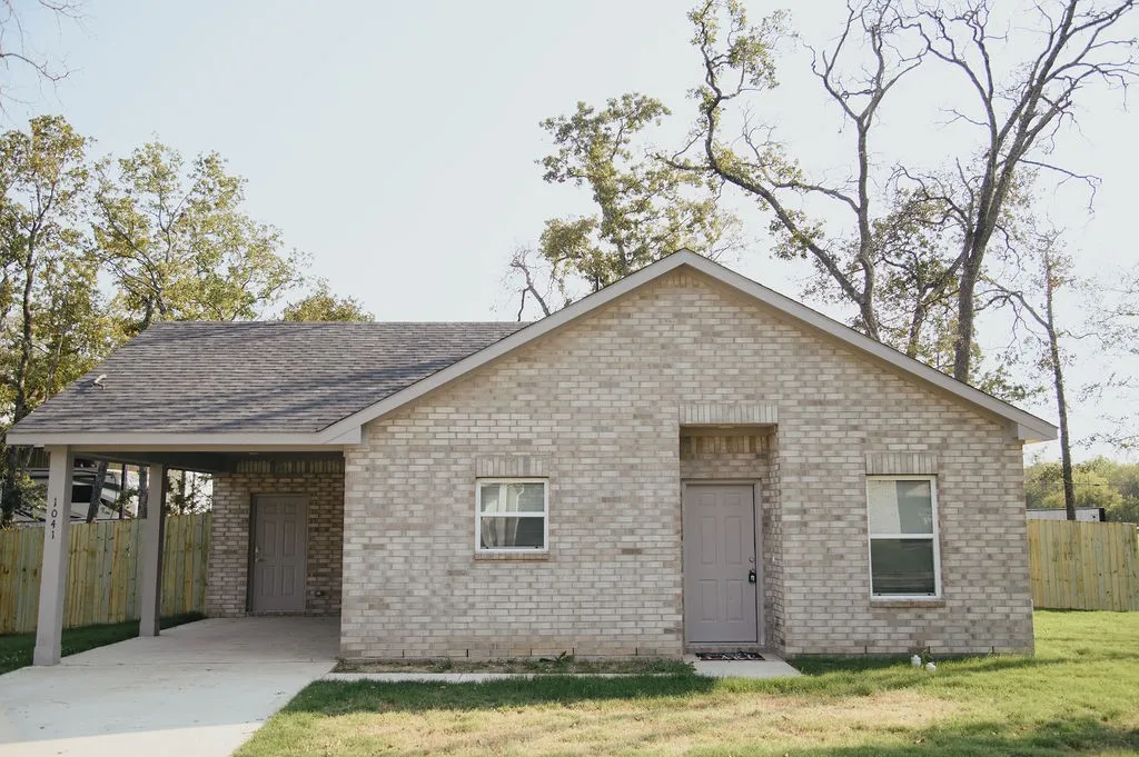 Single Family Residence For Sale in Hunt County , 1041 Hillburn Drive, West Tawakoni, Texas 75474, 3 Bedroom, 2 Bathroom, Garage spaces, 1,258 Sqft, built in 2023, mls#21271476, Real Estate Agent in West Tawakoni, Homes For Sale in Hunt county, Homes For Sale in West Tawakoni, Realtor in West Tawakoni Texas, Real Estate Brokerage Independent Realty Texas, Luminita Cordes Realtor