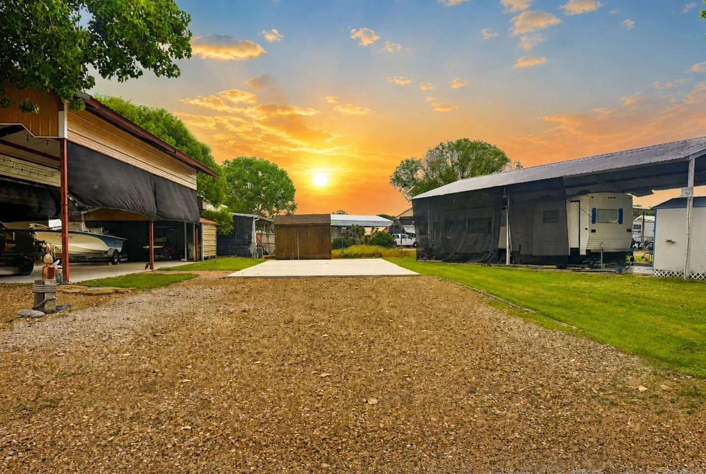 Unimproved Land For Sale in Navarro County , 2023 Pelican Isle Drive, Kerens, Texas 75144, 0, 0, Garage spaces, 0 Sqft, built in 2019, mls#21271485, Real Estate Agent in Kerens, Homes For Sale in Navarro county, Homes For Sale in Kerens, Realtor in Kerens Texas, Real Estate Brokerage Independent Realty Texas, Luminita Cordes Realtor