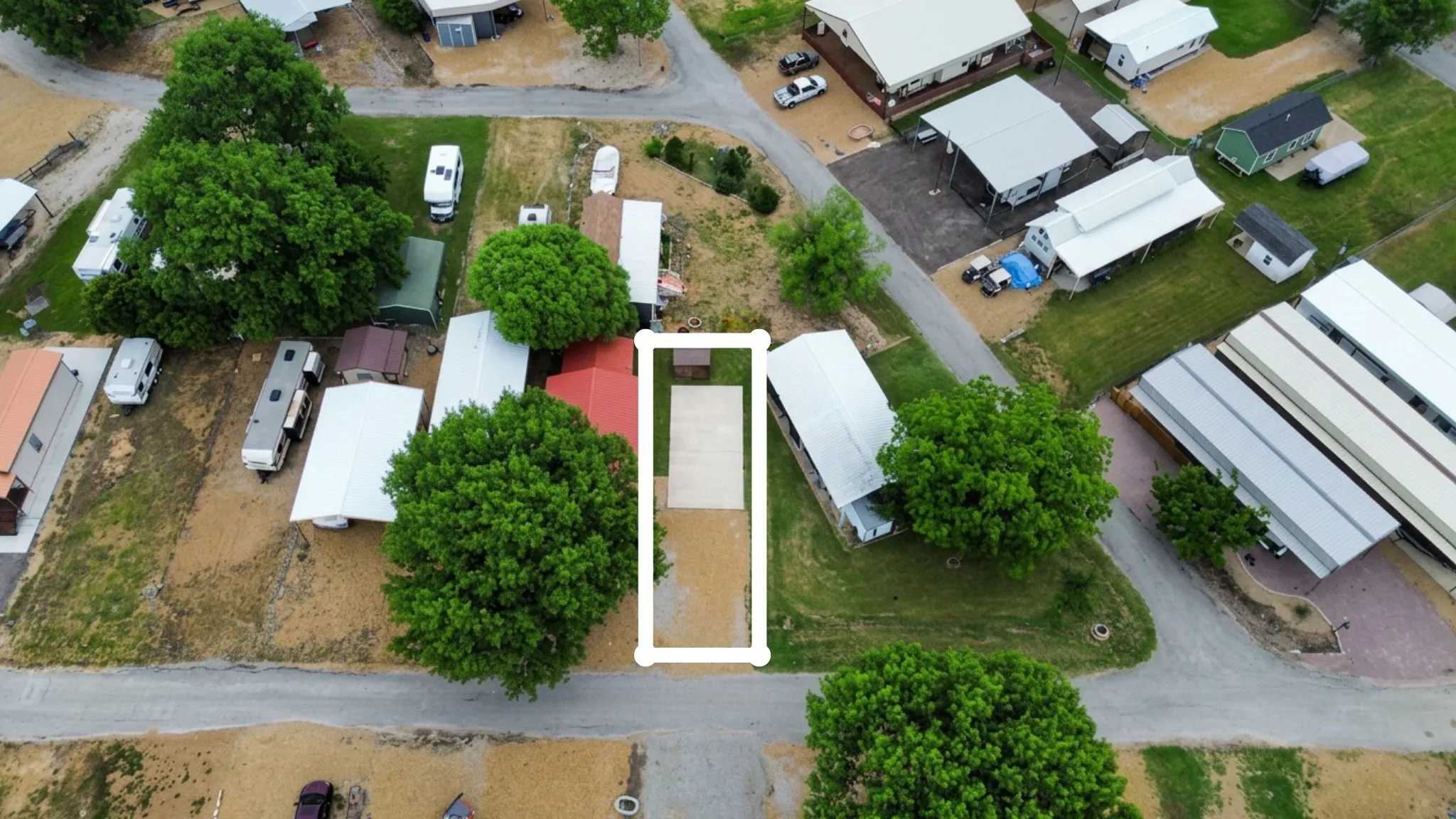 Unimproved Land For Sale in Navarro County , 2023 Pelican Isle Drive, Kerens, Texas 75144, 0, 0, Garage spaces, 0 Sqft, built in 2019, mls#21271485, Real Estate Agent in Kerens, Homes For Sale in Navarro county, Homes For Sale in Kerens, Realtor in Kerens Texas, Real Estate Brokerage Independent Realty Texas, Luminita Cordes Realtor