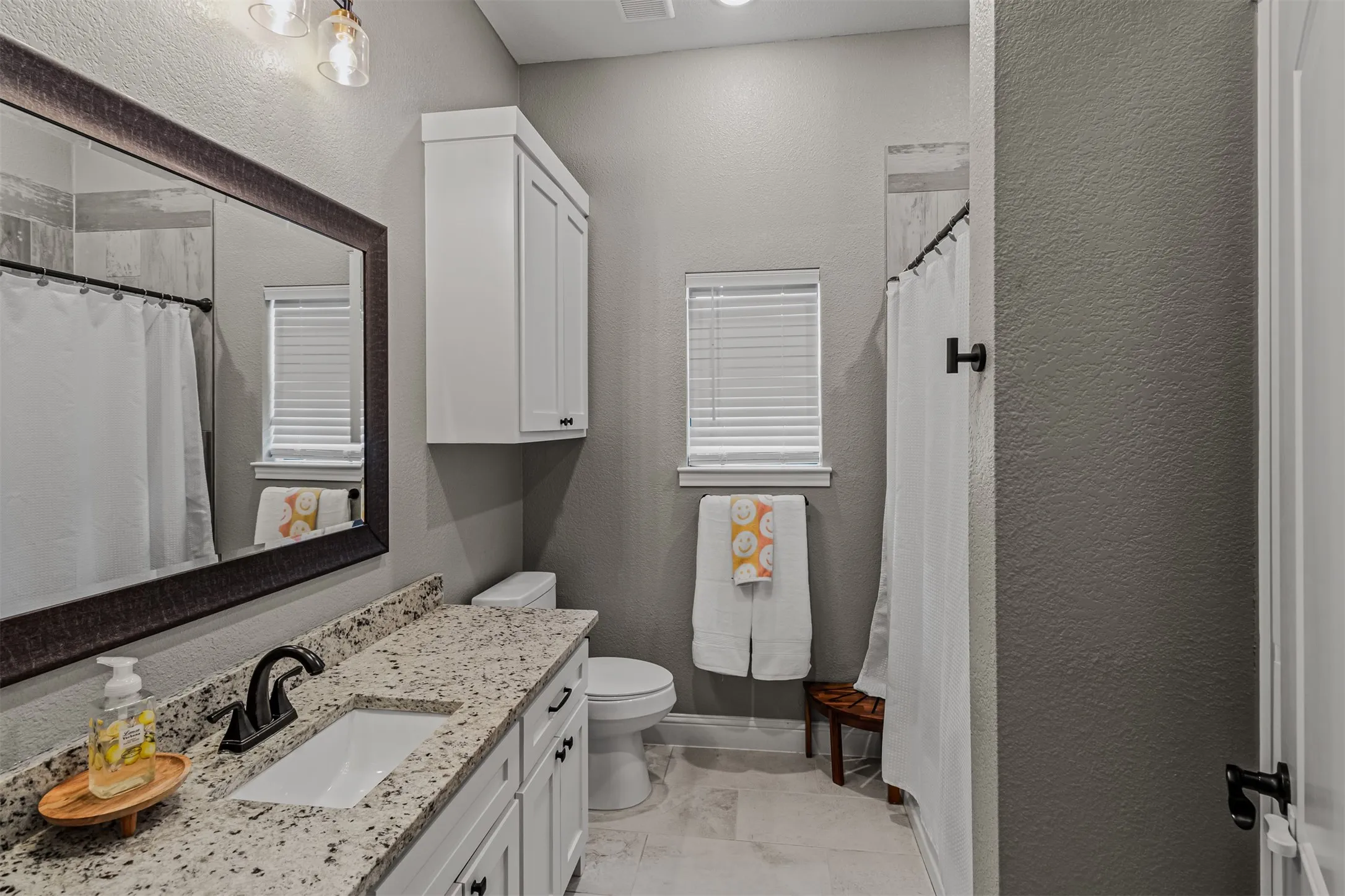 Single Family Residence For Sale in Wood County , 107 Private Road 6305, Mineola, Texas 75773, 3 Bedrooms, 3 Bathrooms, 2 Garage spaces, 2,199 Sqft, built in 2021, Price $434,999, mls#21269980, Real Estate Agent in Mineola, Homes For Sale in Wood county, Homes For Sale in Mineola, Realtor in Mineola Texas, Real Estate Brokerage Independent Realty Texas, Luminita Cordes Realtor