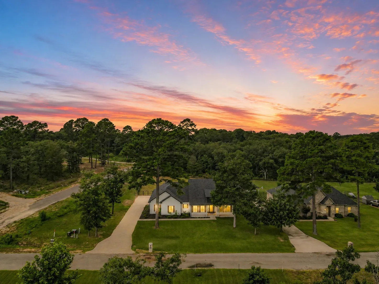Single Family Residence For Sale in Wood County , 107 Private Road 6305, Mineola, Texas 75773, 3 Bedrooms, 3 Bathrooms, 2 Garage spaces, 2,199 Sqft, built in 2021, Price $434,999, mls#21269980, Real Estate Agent in Mineola, Homes For Sale in Wood county, Homes For Sale in Mineola, Realtor in Mineola Texas, Real Estate Brokerage Independent Realty Texas, Luminita Cordes Realtor