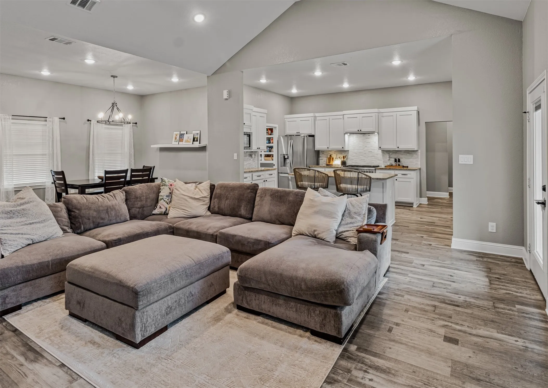 Single Family Residence For Sale in Wood County , 107 Private Road 6305, Mineola, Texas 75773, 3 Bedrooms, 3 Bathrooms, 2 Garage spaces, 2,199 Sqft, built in 2021, Price $434,999, mls#21269980, Real Estate Agent in Mineola, Homes For Sale in Wood county, Homes For Sale in Mineola, Realtor in Mineola Texas, Real Estate Brokerage Independent Realty Texas, Luminita Cordes Realtor