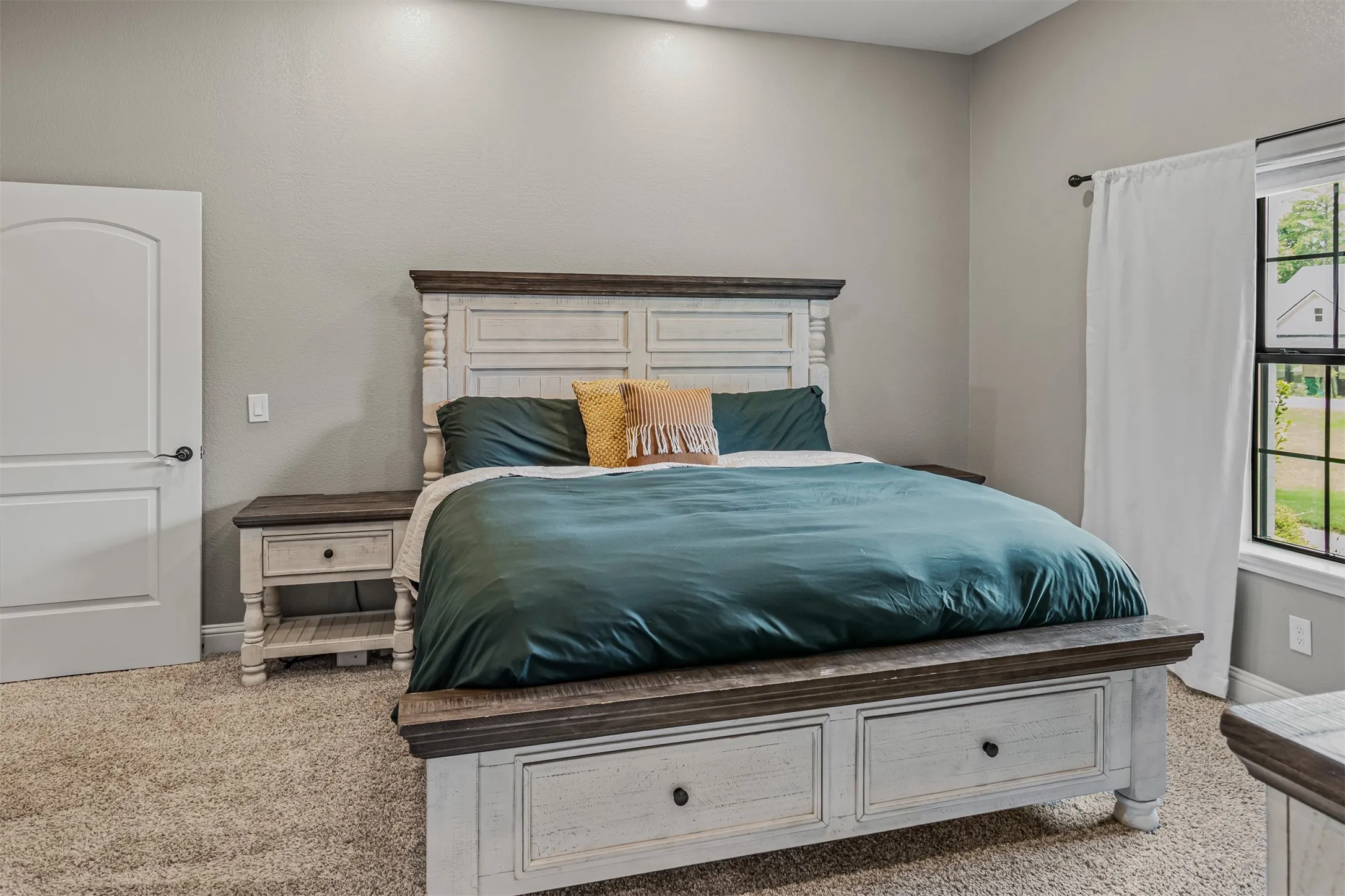 Single Family Residence For Sale in Wood County , 107 Private Road 6305, Mineola, Texas 75773, 3 Bedrooms, 3 Bathrooms, 2 Garage spaces, 2,199 Sqft, built in 2021, Price $434,999, mls#21269980, Real Estate Agent in Mineola, Homes For Sale in Wood county, Homes For Sale in Mineola, Realtor in Mineola Texas, Real Estate Brokerage Independent Realty Texas, Luminita Cordes Realtor