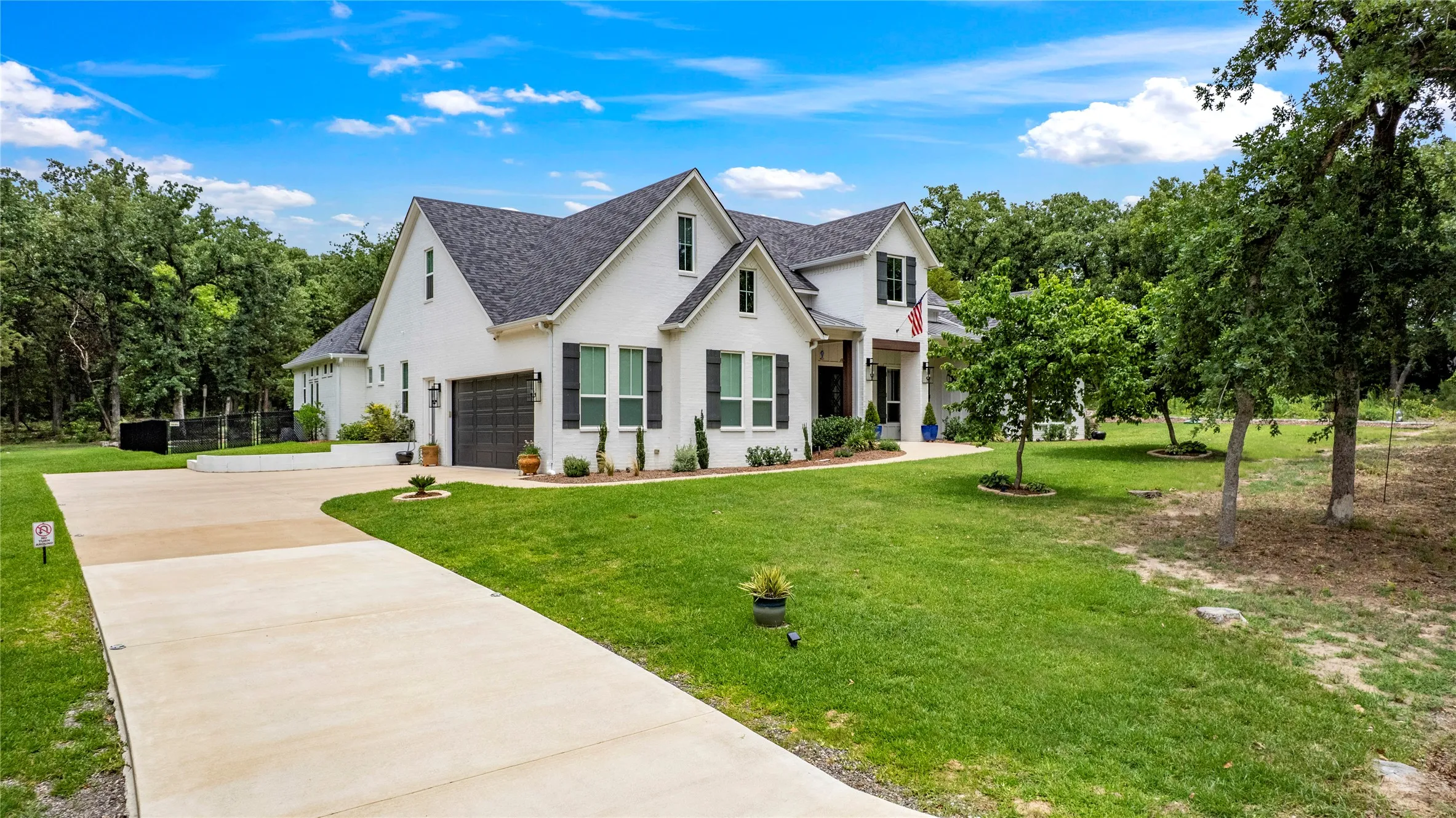 Single Family Residence For Sale in Smith County , 23316 FM 1995, Lindale, Texas 75771, 5 Bedroom, 5 Bathroom, 2 Garage spaces, 3,363 Sqft, built in 2021, mls#21271478, Real Estate Agent in Lindale, Homes For Sale in Smith county, Homes For Sale in Lindale, Realtor in Lindale Texas, Real Estate Brokerage Independent Realty Texas, Luminita Cordes Realtor