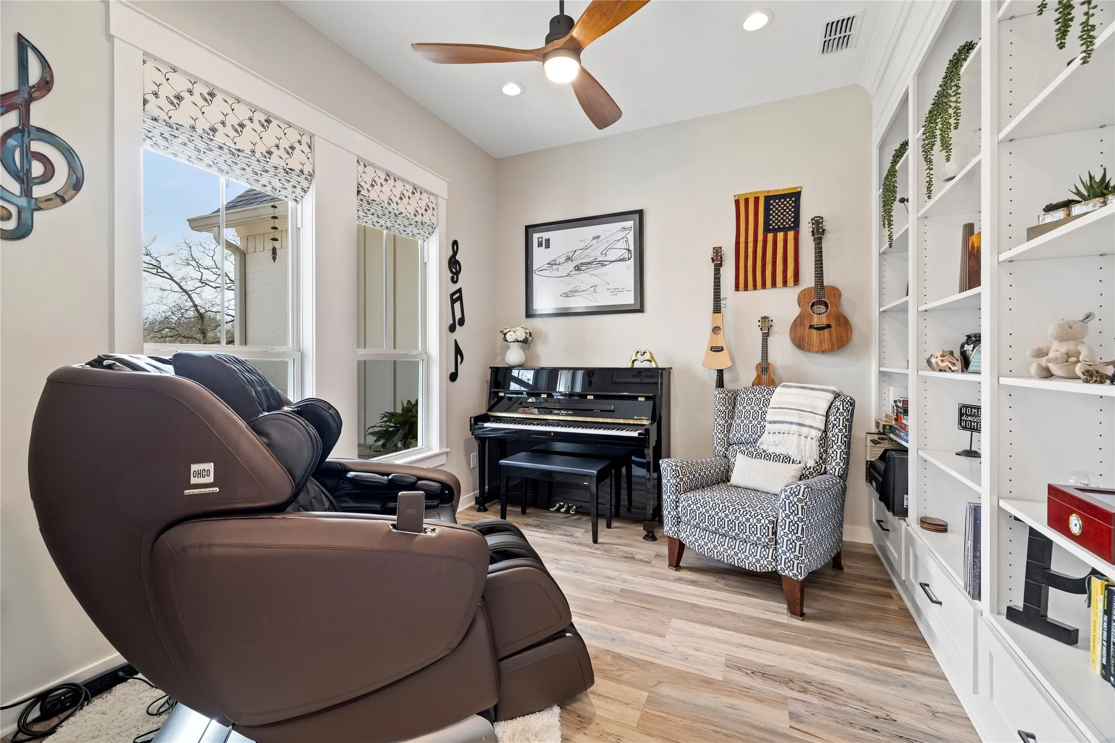 Single Family Residence For Sale in Smith County , 23316 FM 1995, Lindale, Texas 75771, 5 Bedroom, 5 Bathroom, 2 Garage spaces, 3,363 Sqft, built in 2021, mls#21271478, Real Estate Agent in Lindale, Homes For Sale in Smith county, Homes For Sale in Lindale, Realtor in Lindale Texas, Real Estate Brokerage Independent Realty Texas, Luminita Cordes Realtor