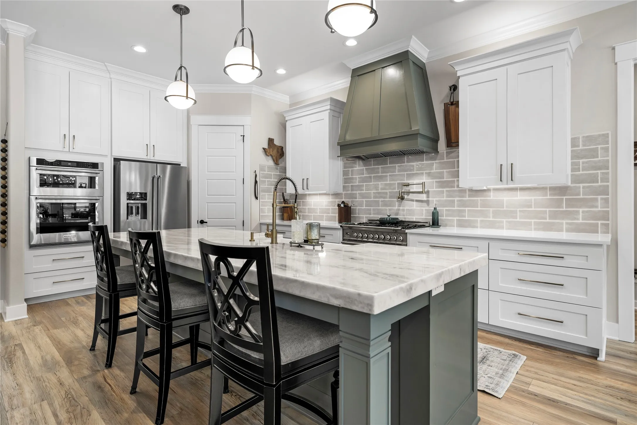 Single Family Residence For Sale in Smith County , 23316 FM 1995, Lindale, Texas 75771, 5 Bedroom, 5 Bathroom, 2 Garage spaces, 3,363 Sqft, built in 2021, mls#21271478, Real Estate Agent in Lindale, Homes For Sale in Smith county, Homes For Sale in Lindale, Realtor in Lindale Texas, Real Estate Brokerage Independent Realty Texas, Luminita Cordes Realtor