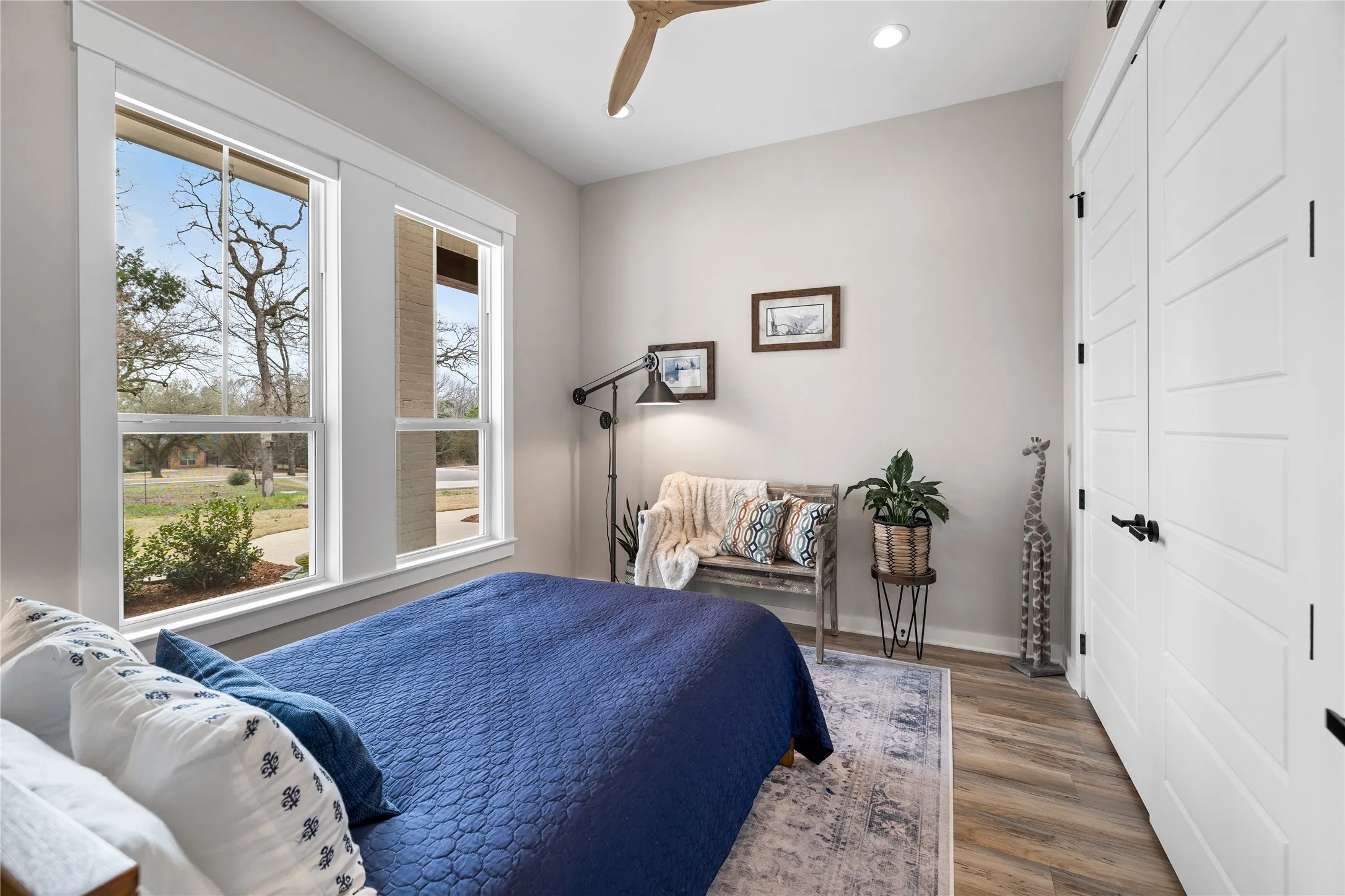 Single Family Residence For Sale in Smith County , 23316 FM 1995, Lindale, Texas 75771, 5 Bedroom, 5 Bathroom, 2 Garage spaces, 3,363 Sqft, built in 2021, mls#21271478, Real Estate Agent in Lindale, Homes For Sale in Smith county, Homes For Sale in Lindale, Realtor in Lindale Texas, Real Estate Brokerage Independent Realty Texas, Luminita Cordes Realtor