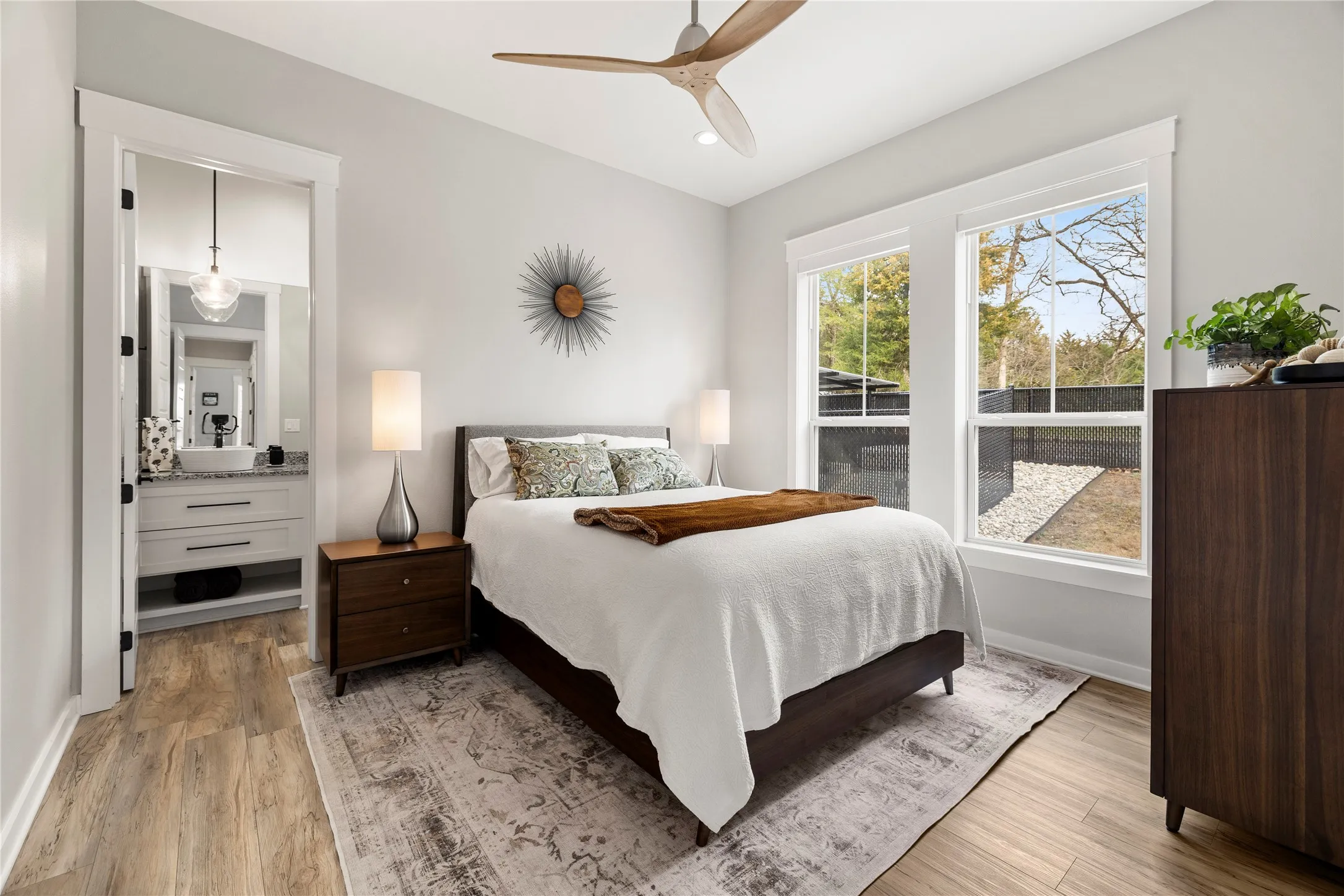 Single Family Residence For Sale in Smith County , 23316 FM 1995, Lindale, Texas 75771, 5 Bedroom, 5 Bathroom, 2 Garage spaces, 3,363 Sqft, built in 2021, mls#21271478, Real Estate Agent in Lindale, Homes For Sale in Smith county, Homes For Sale in Lindale, Realtor in Lindale Texas, Real Estate Brokerage Independent Realty Texas, Luminita Cordes Realtor
