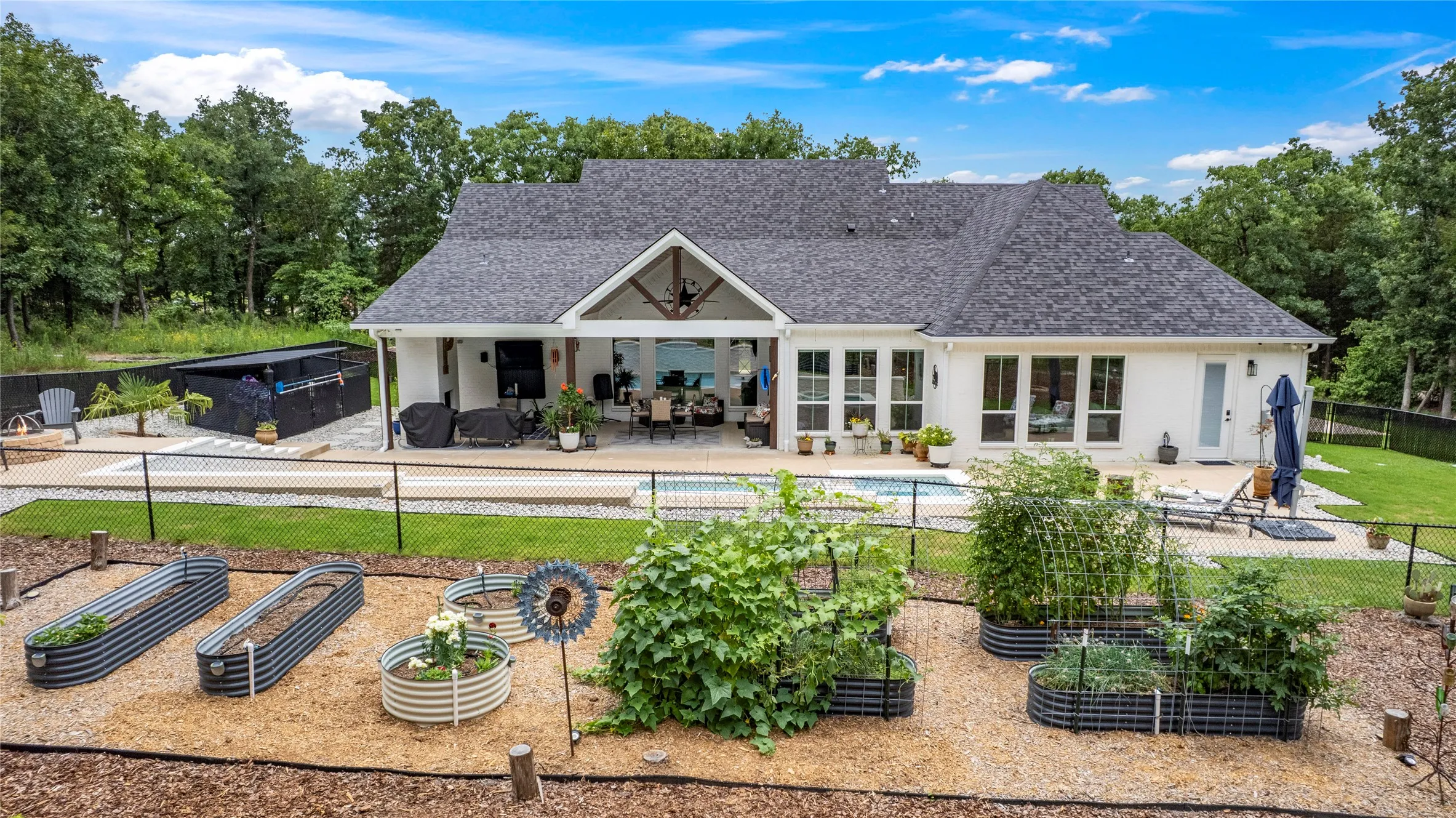 Single Family Residence For Sale in Smith County , 23316 FM 1995, Lindale, Texas 75771, 5 Bedroom, 5 Bathroom, 2 Garage spaces, 3,363 Sqft, built in 2021, mls#21271478, Real Estate Agent in Lindale, Homes For Sale in Smith county, Homes For Sale in Lindale, Realtor in Lindale Texas, Real Estate Brokerage Independent Realty Texas, Luminita Cordes Realtor