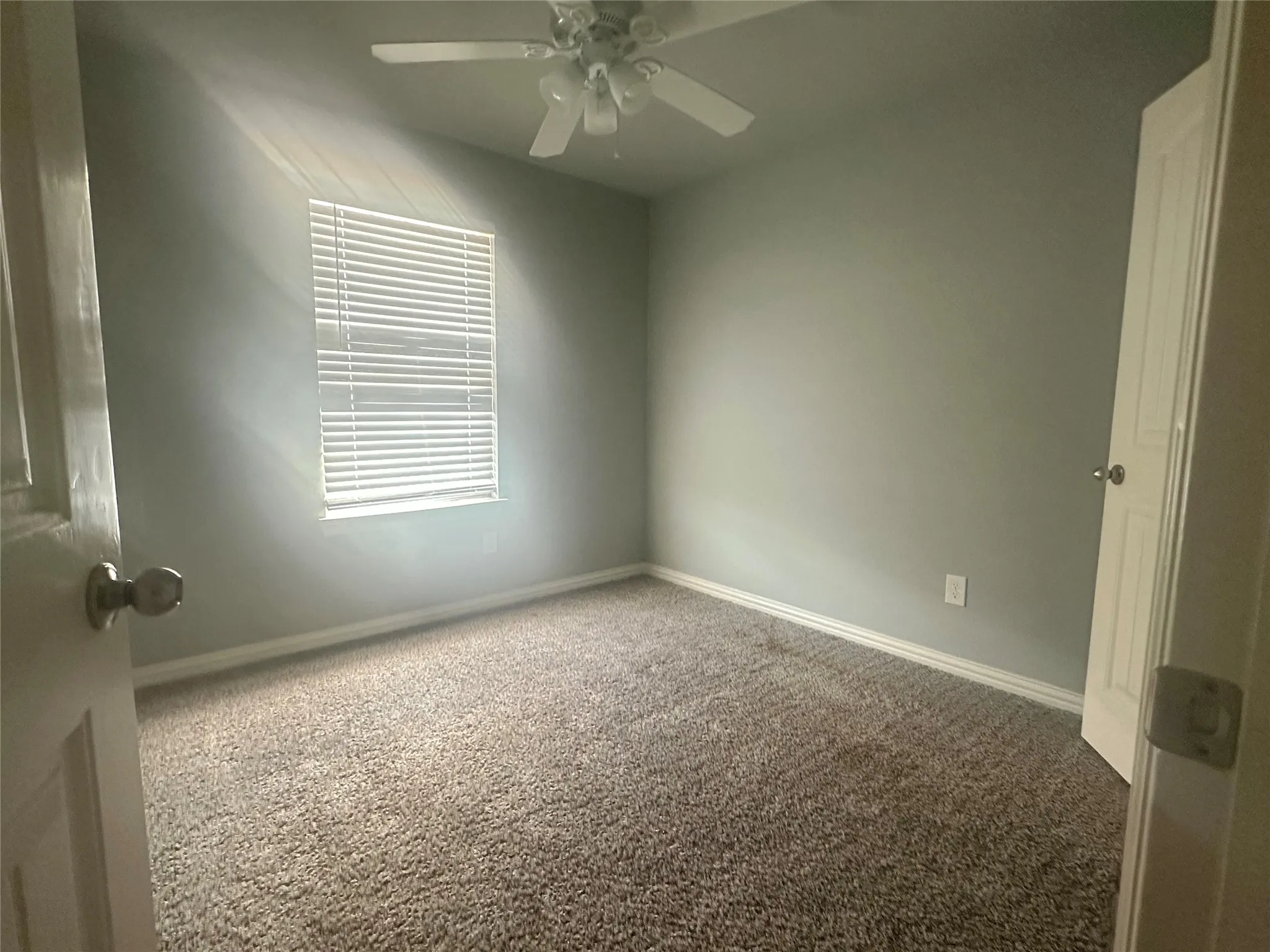 Townhouse For Sale in Tarrant County , 2349 Homewood Lane, Grand Prairie, Texas 75050, 4 Bedroom, 3 Bathroom, Garage spaces, 1,565 Sqft, built in 2011, mls#21268787, Real Estate Agent in Grand Prairie, Homes For Sale in Tarrant county, Homes For Sale in Grand Prairie, Realtor in Grand Prairie Texas, Real Estate Brokerage Independent Realty Texas, Luminita Cordes Realtor