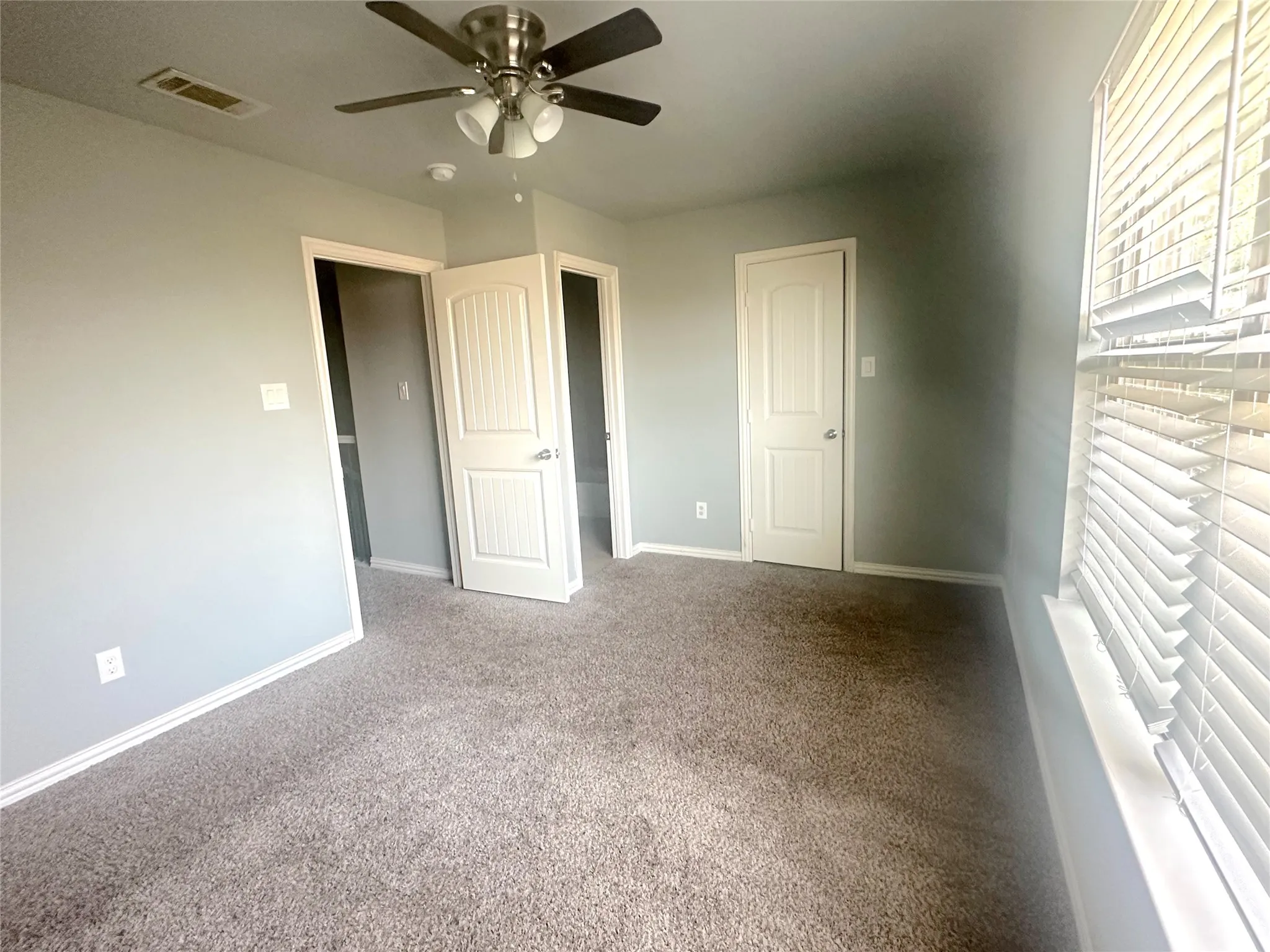 Townhouse For Sale in Tarrant County , 2349 Homewood Lane, Grand Prairie, Texas 75050, 4 Bedroom, 3 Bathroom, Garage spaces, 1,565 Sqft, built in 2011, mls#21268787, Real Estate Agent in Grand Prairie, Homes For Sale in Tarrant county, Homes For Sale in Grand Prairie, Realtor in Grand Prairie Texas, Real Estate Brokerage Independent Realty Texas, Luminita Cordes Realtor