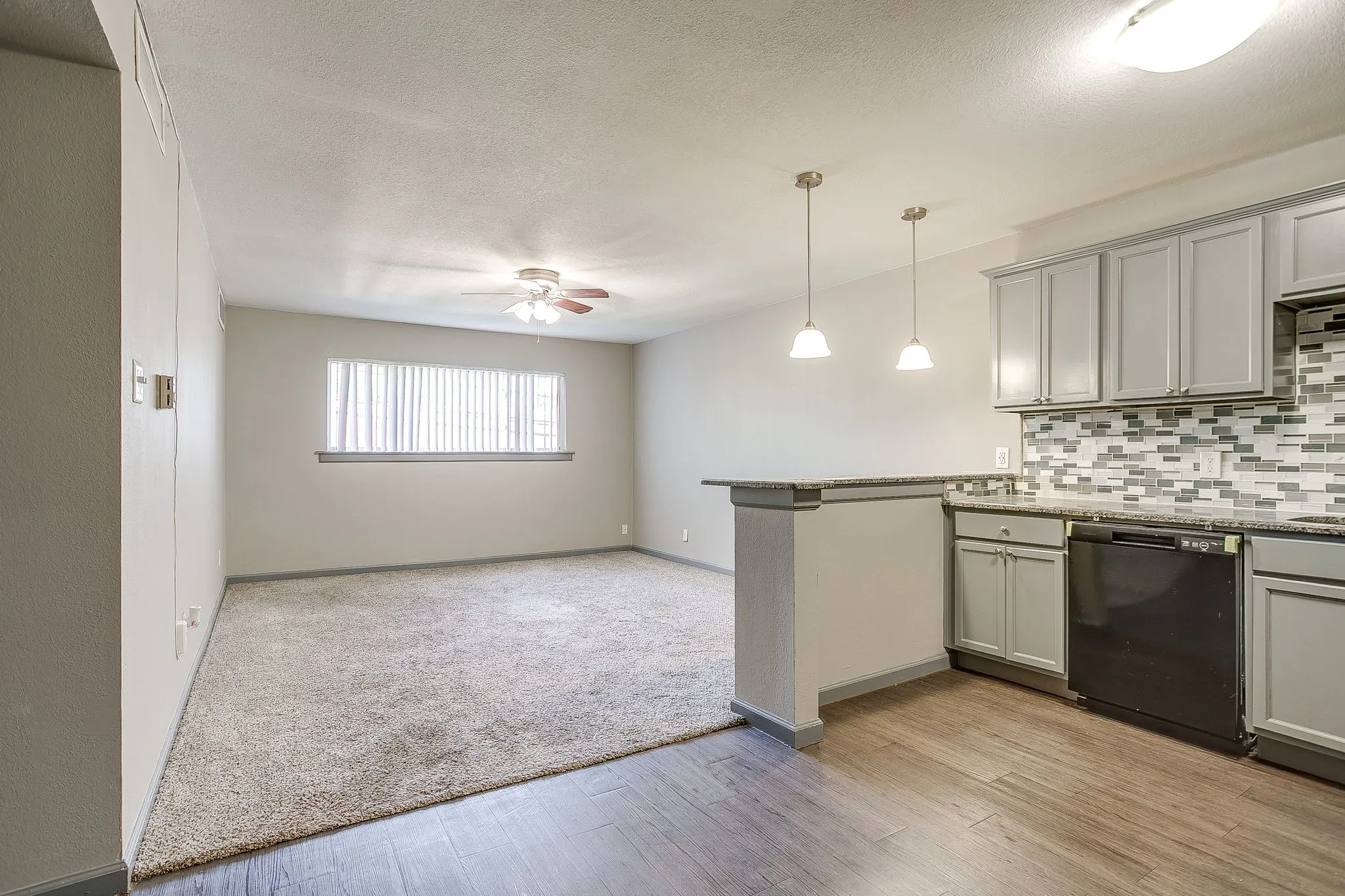 Apartment For Rent in Tarrant County , 3870 Tulsa Way 12, Fort Worth, Texas 76107, 1 Bedroom, 1 Bathroom, Garage spaces, 650 Sqft, built in 1962, mls#21269153, Real Estate Agent in Fort Worth, Homes For Rent in Tarrant county, Homes For Rent in Fort Worth, Realtor in Fort Worth Texas, Real Estate Brokerage Independent Realty Texas, Luminita Cordes Realtor