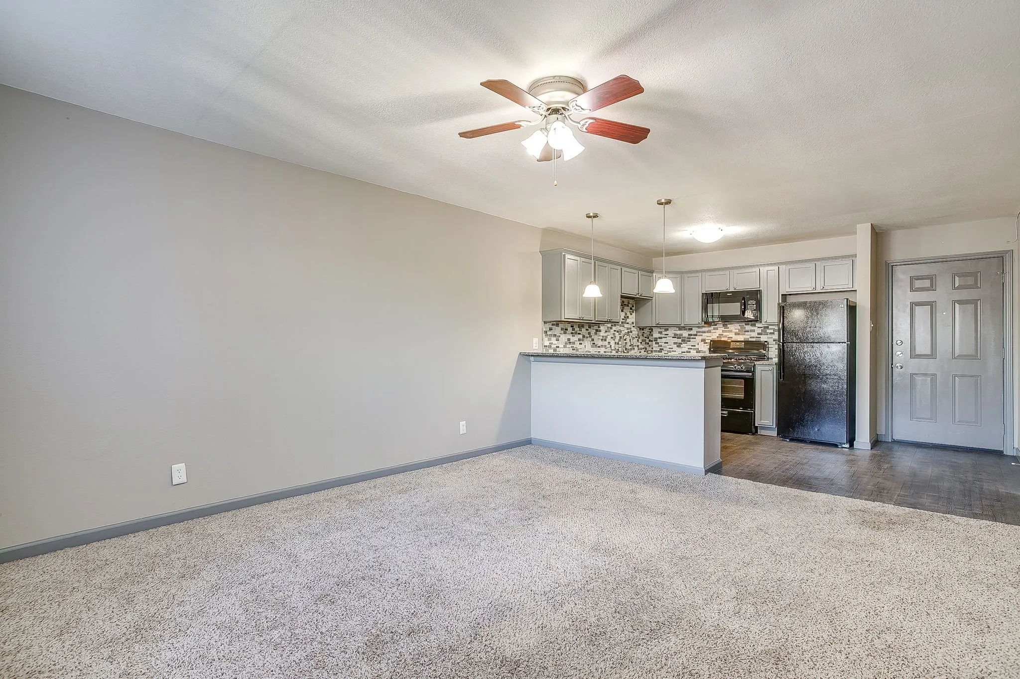 Apartment For Rent in Tarrant County , 3870 Tulsa Way 12, Fort Worth, Texas 76107, 1 Bedroom, 1 Bathroom, Garage spaces, 650 Sqft, built in 1962, mls#21269153, Real Estate Agent in Fort Worth, Homes For Rent in Tarrant county, Homes For Rent in Fort Worth, Realtor in Fort Worth Texas, Real Estate Brokerage Independent Realty Texas, Luminita Cordes Realtor