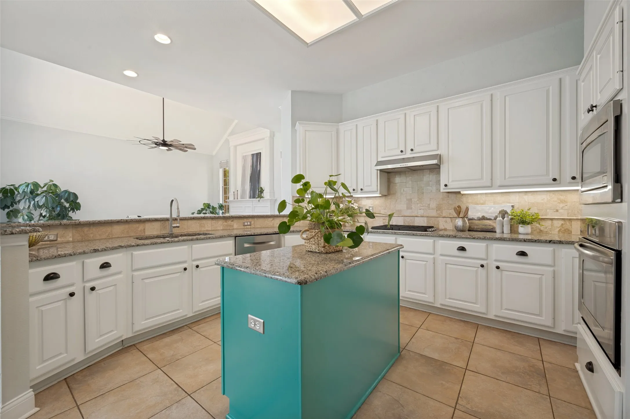 Single Family Residence For Sale in Collin County , 8500 Bantry Court, Plano, Texas 75025, 4 Bedroom, 4 Bathroom, 2 Garage spaces, 3,338 Sqft, built in 1992, mls#21268630, Real Estate Agent in Plano, Homes For Sale in Collin county, Homes For Sale in Plano, Realtor in Plano Texas, Real Estate Brokerage Independent Realty Texas, Luminita Cordes Realtor