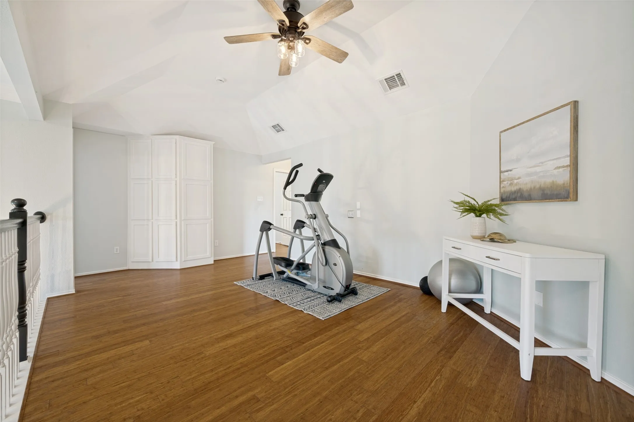 Single Family Residence For Sale in Collin County , 8500 Bantry Court, Plano, Texas 75025, 4 Bedroom, 4 Bathroom, 2 Garage spaces, 3,338 Sqft, built in 1992, mls#21268630, Real Estate Agent in Plano, Homes For Sale in Collin county, Homes For Sale in Plano, Realtor in Plano Texas, Real Estate Brokerage Independent Realty Texas, Luminita Cordes Realtor