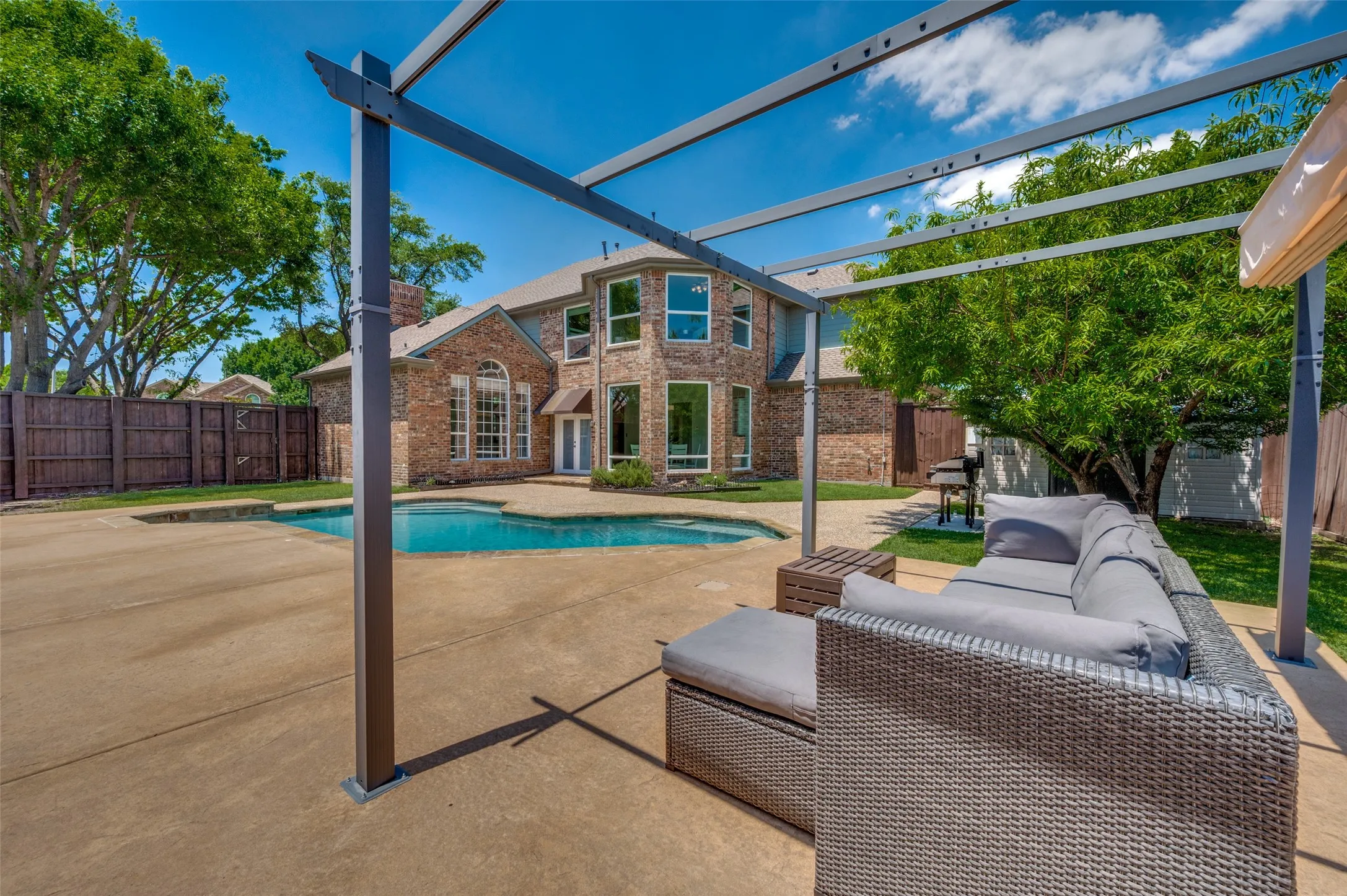 Single Family Residence For Sale in Collin County , 8500 Bantry Court, Plano, Texas 75025, 4 Bedroom, 4 Bathroom, 2 Garage spaces, 3,338 Sqft, built in 1992, mls#21268630, Real Estate Agent in Plano, Homes For Sale in Collin county, Homes For Sale in Plano, Realtor in Plano Texas, Real Estate Brokerage Independent Realty Texas, Luminita Cordes Realtor