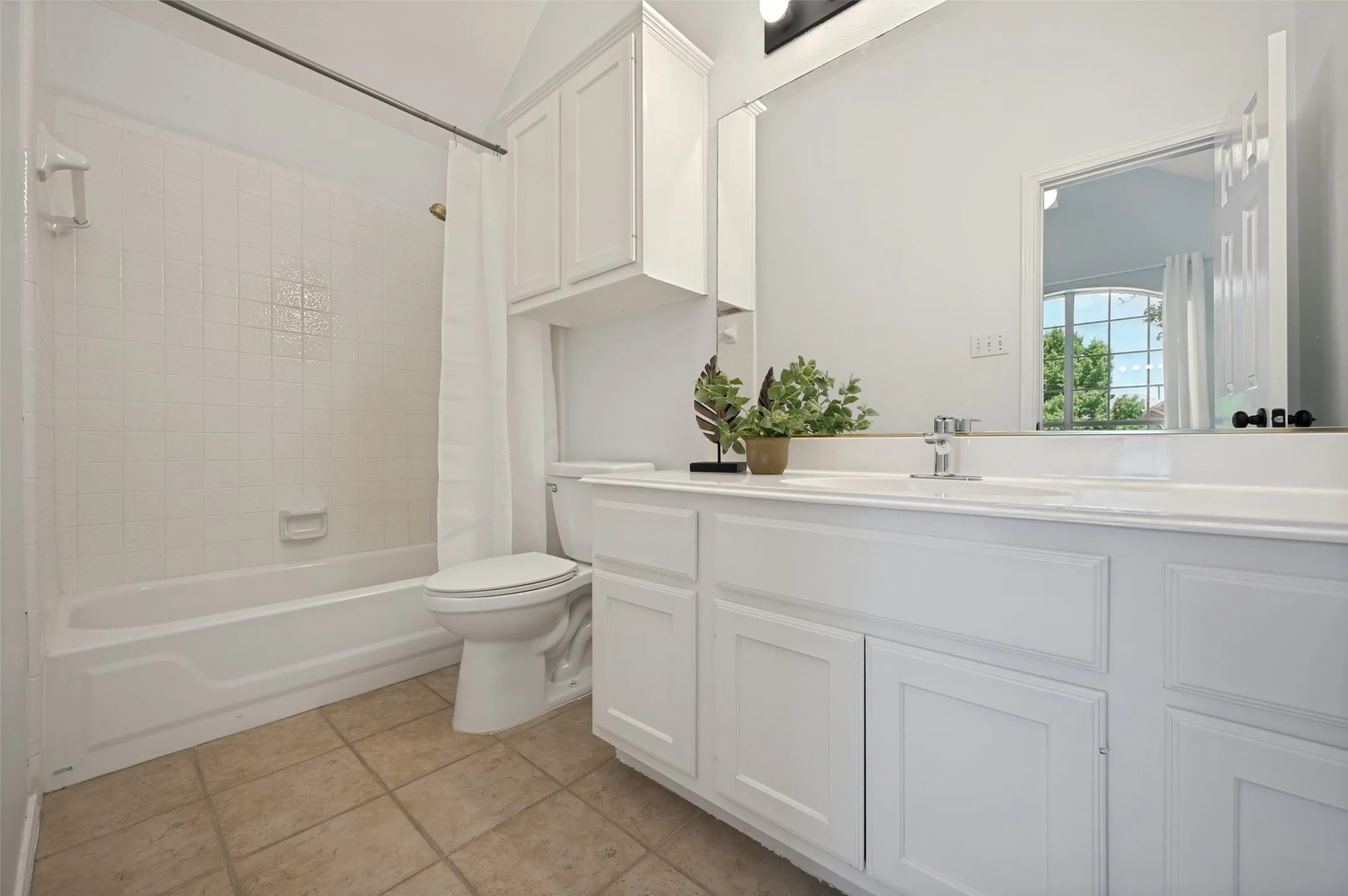 Single Family Residence For Sale in Collin County , 8500 Bantry Court, Plano, Texas 75025, 4 Bedroom, 4 Bathroom, 2 Garage spaces, 3,338 Sqft, built in 1992, mls#21268630, Real Estate Agent in Plano, Homes For Sale in Collin county, Homes For Sale in Plano, Realtor in Plano Texas, Real Estate Brokerage Independent Realty Texas, Luminita Cordes Realtor