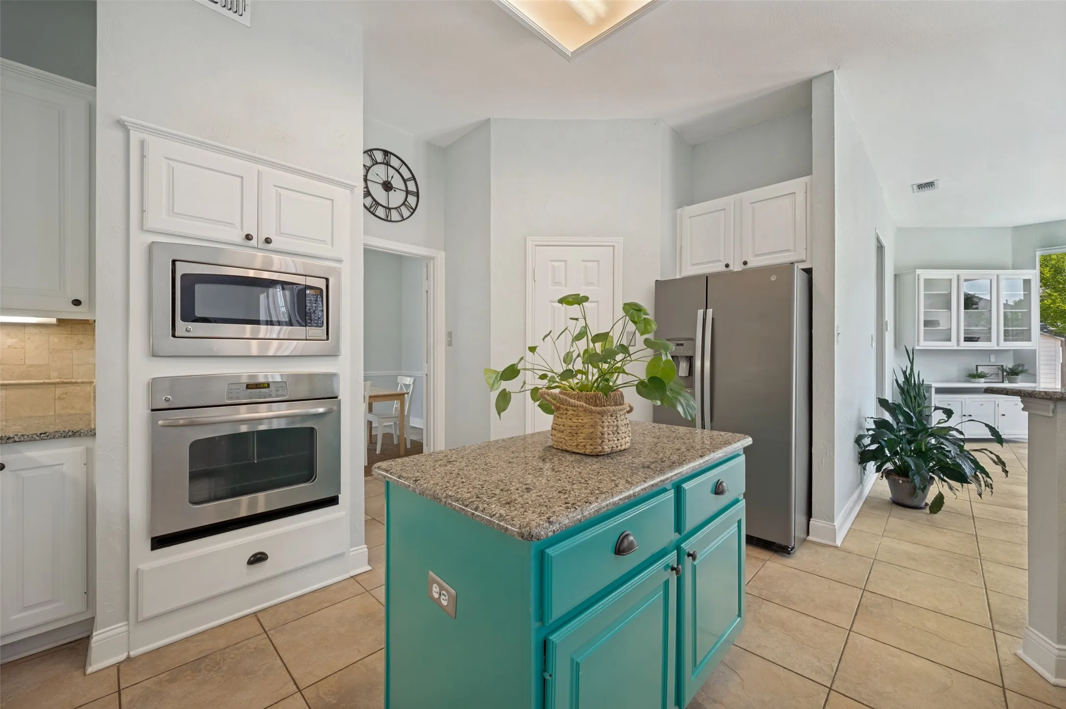Single Family Residence For Sale in Collin County , 8500 Bantry Court, Plano, Texas 75025, 4 Bedroom, 4 Bathroom, 2 Garage spaces, 3,338 Sqft, built in 1992, mls#21268630, Real Estate Agent in Plano, Homes For Sale in Collin county, Homes For Sale in Plano, Realtor in Plano Texas, Real Estate Brokerage Independent Realty Texas, Luminita Cordes Realtor
