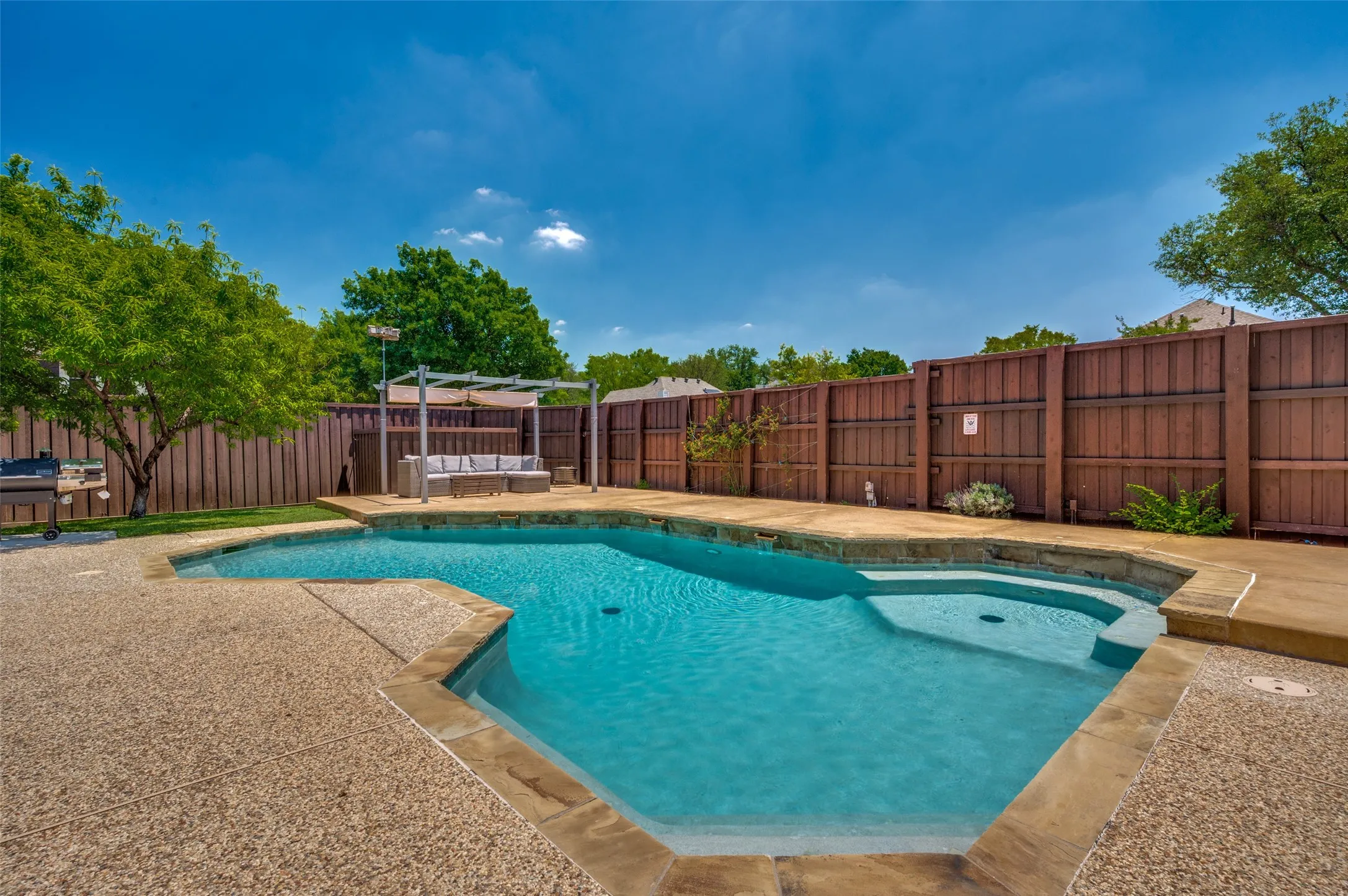 Single Family Residence For Sale in Collin County , 8500 Bantry Court, Plano, Texas 75025, 4 Bedroom, 4 Bathroom, 2 Garage spaces, 3,338 Sqft, built in 1992, mls#21268630, Real Estate Agent in Plano, Homes For Sale in Collin county, Homes For Sale in Plano, Realtor in Plano Texas, Real Estate Brokerage Independent Realty Texas, Luminita Cordes Realtor