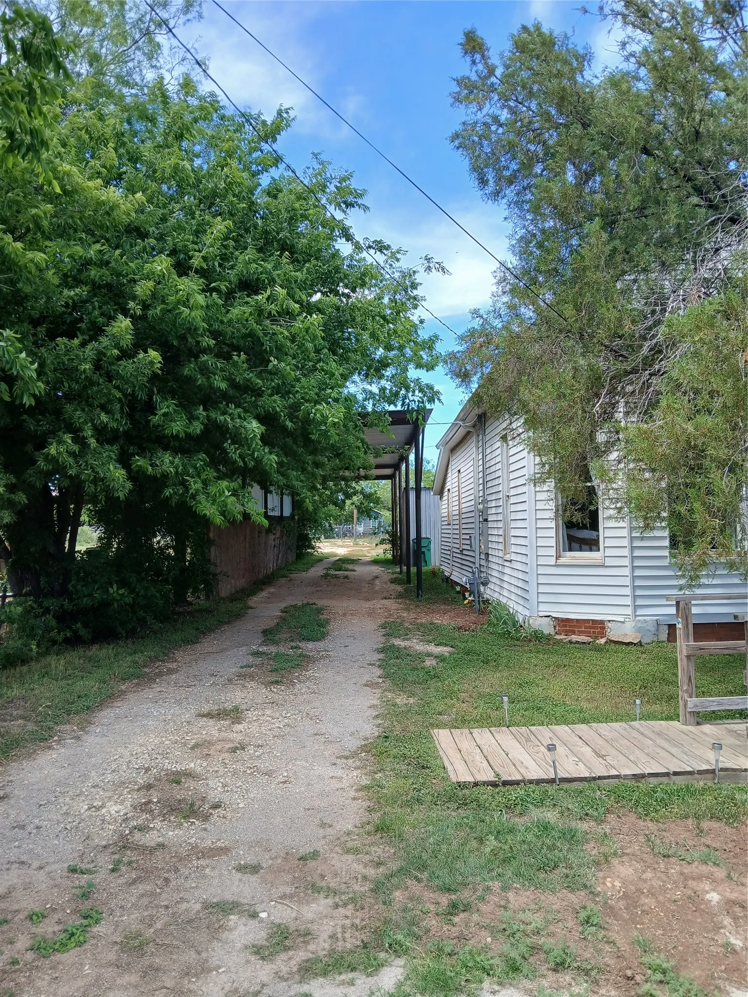 DRIVE WAY TO CARPORT