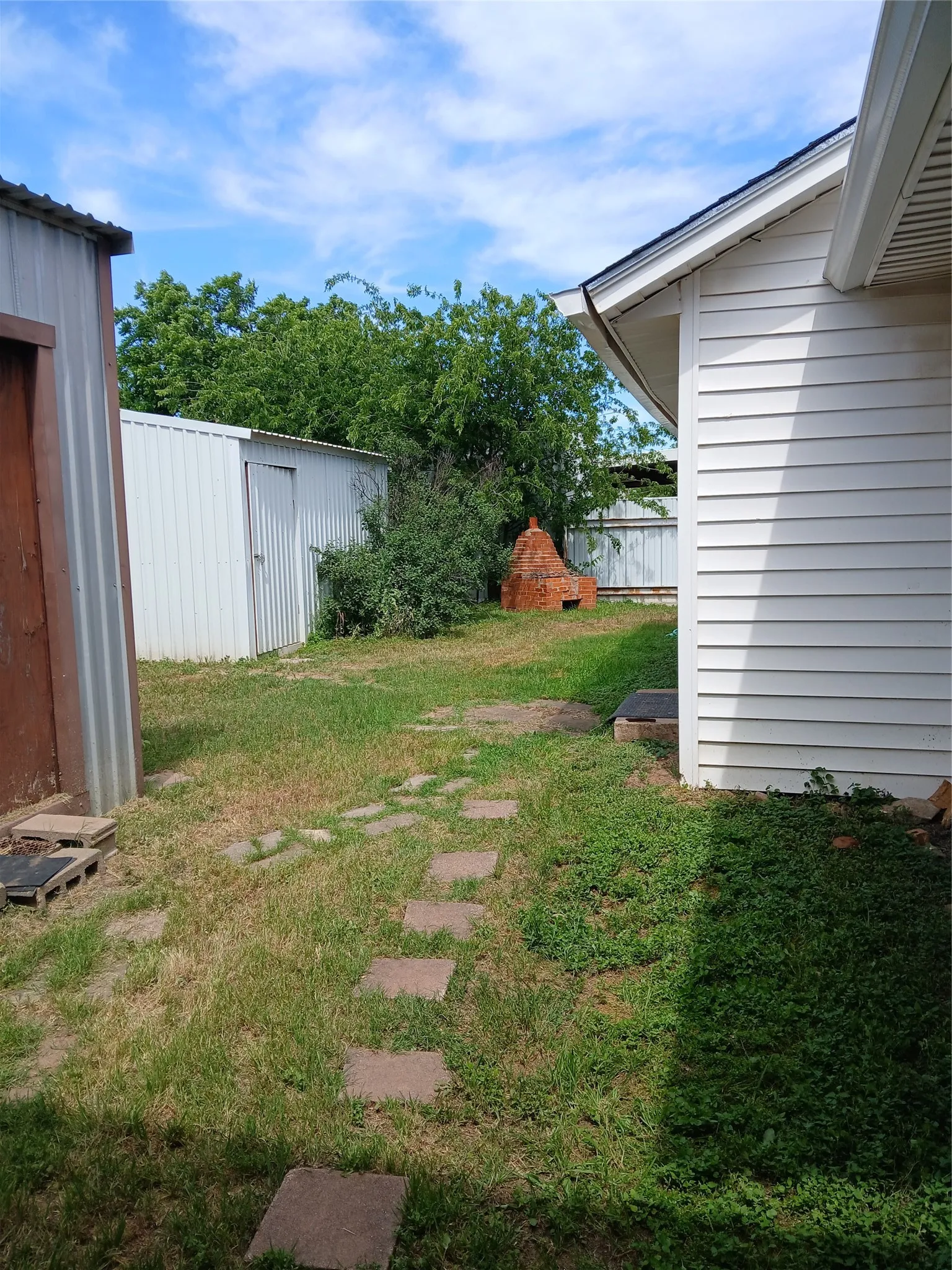 STORAGE BUILDINGS