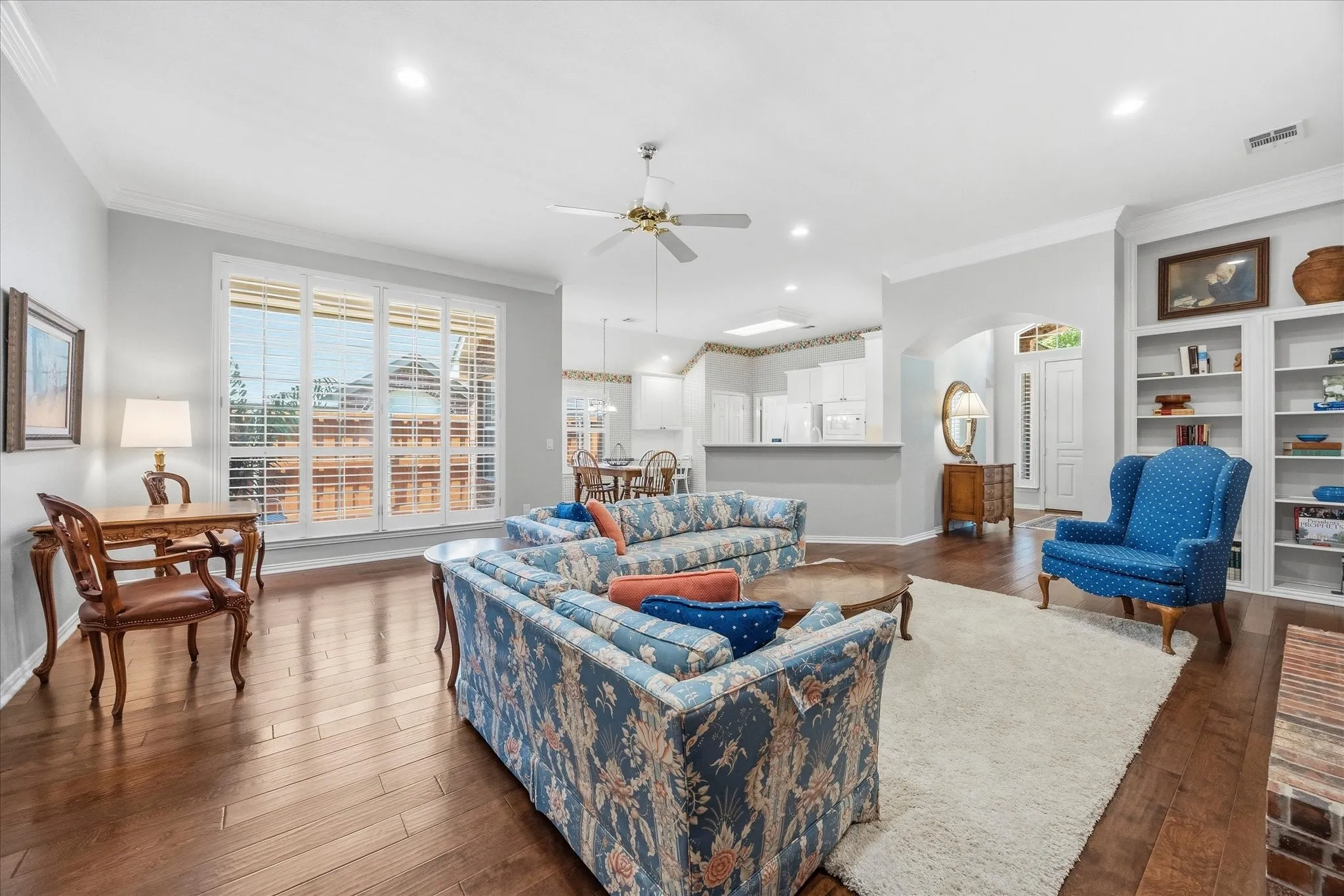 Alternate view of the family room.